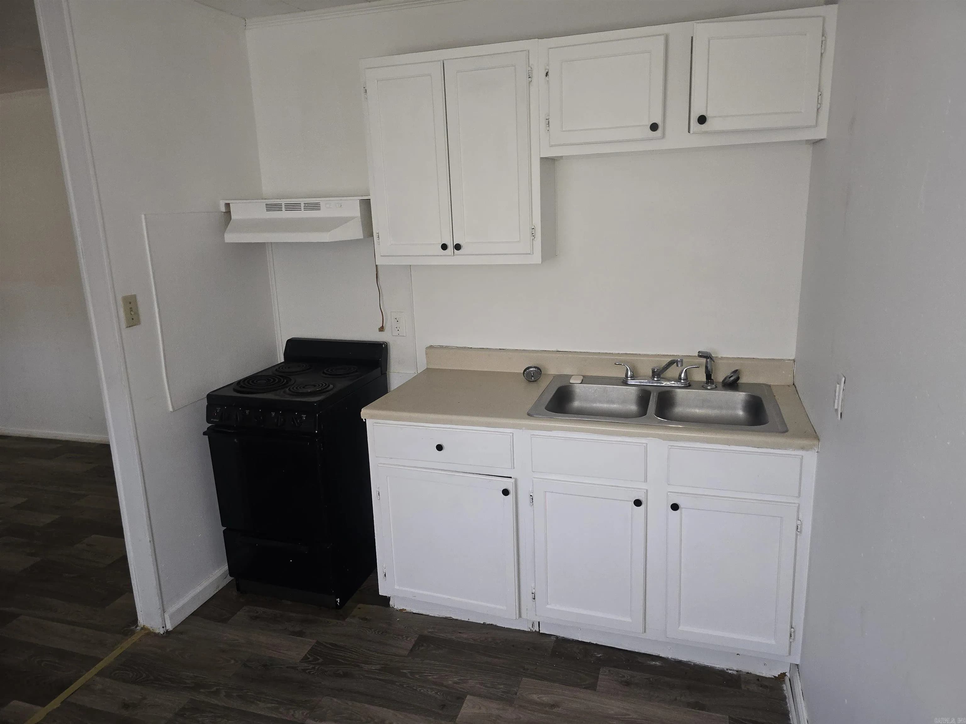 Property at 3016 S Gum - Image 4