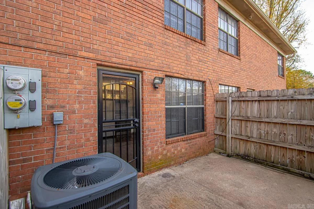 Property at 1809  Reservoir - Image 19