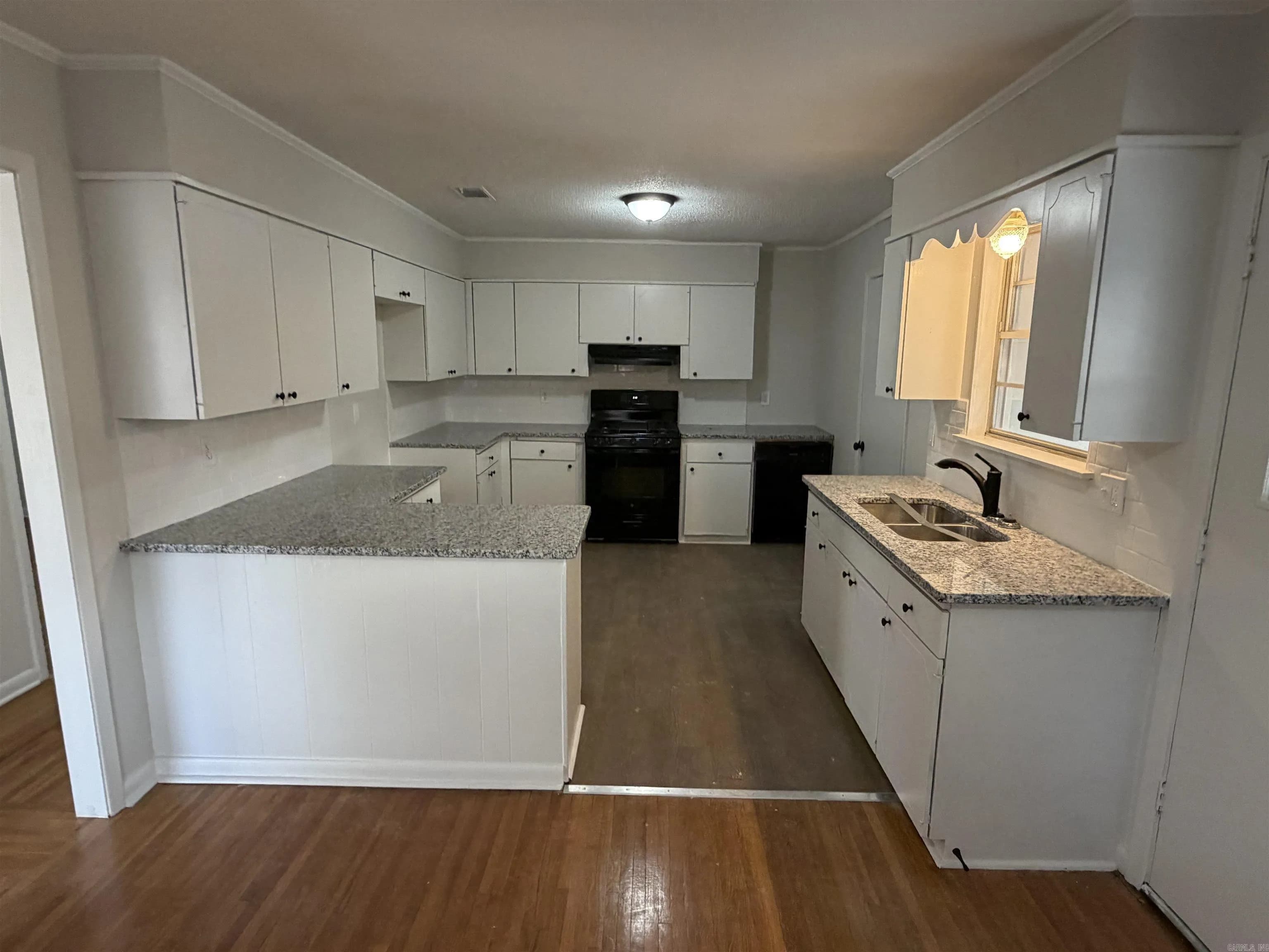 Property at 1801 S Izard - Image 7