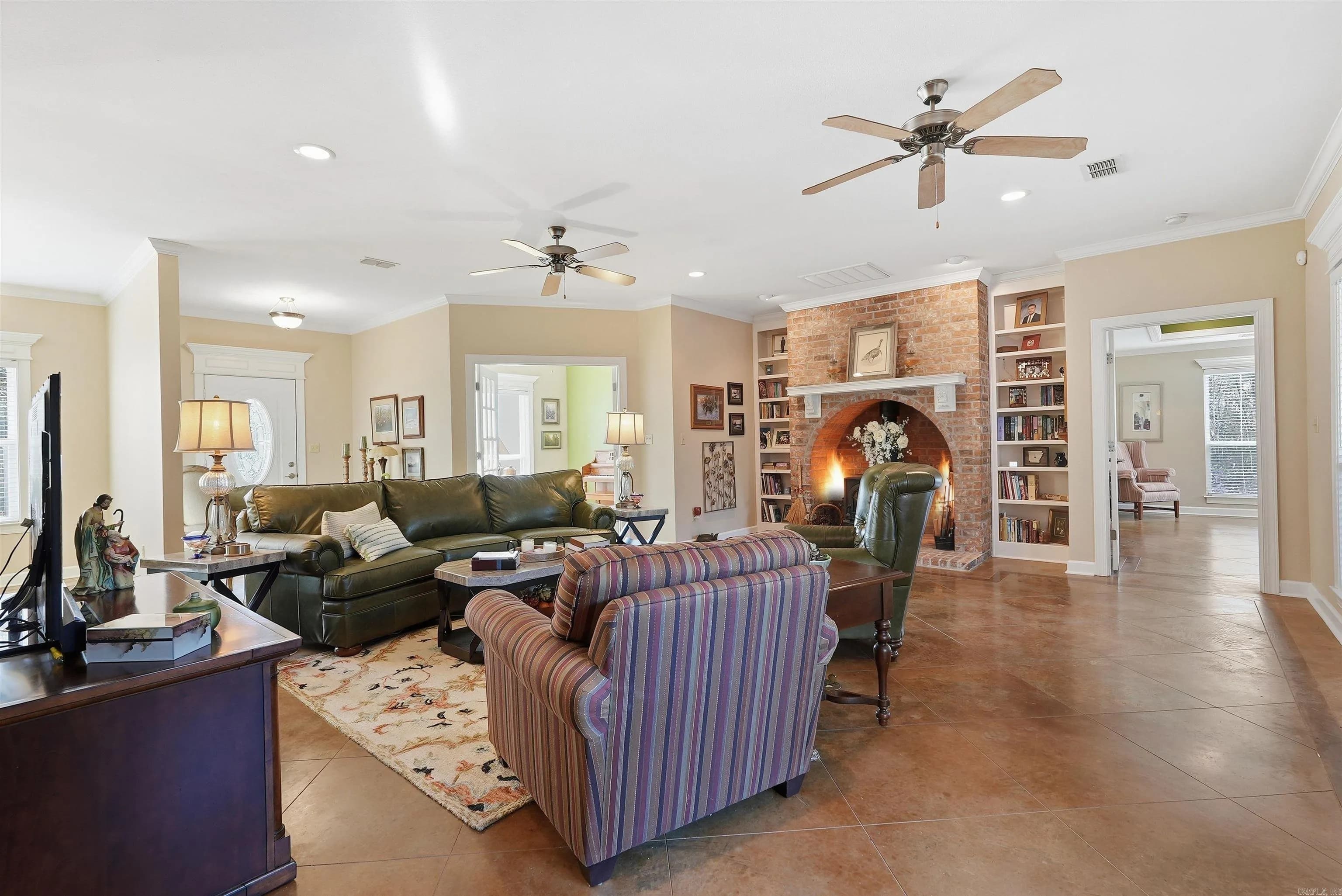 Property at 2121  Donham - Image 7