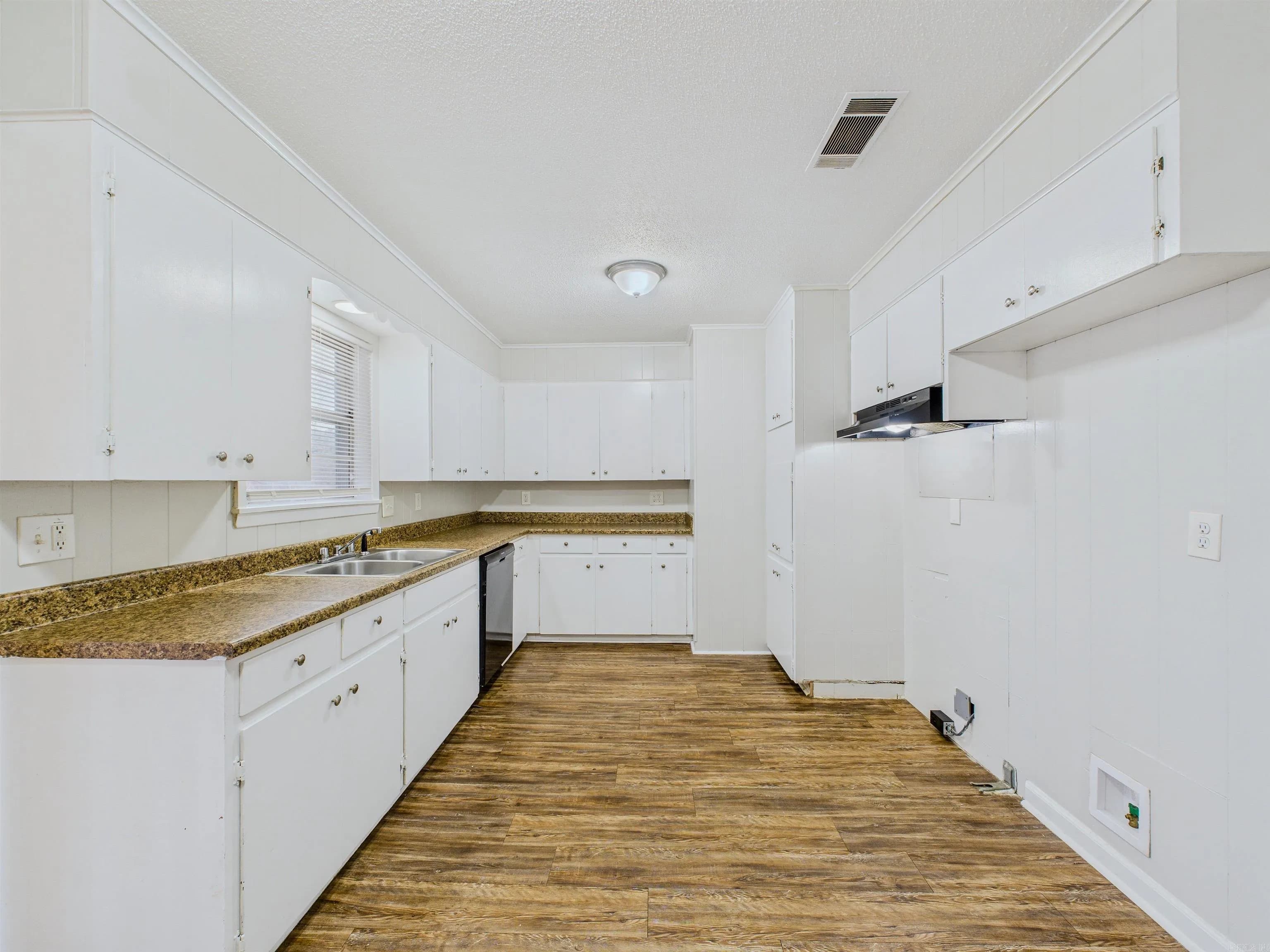 Property at 14  Linkay - Image 6