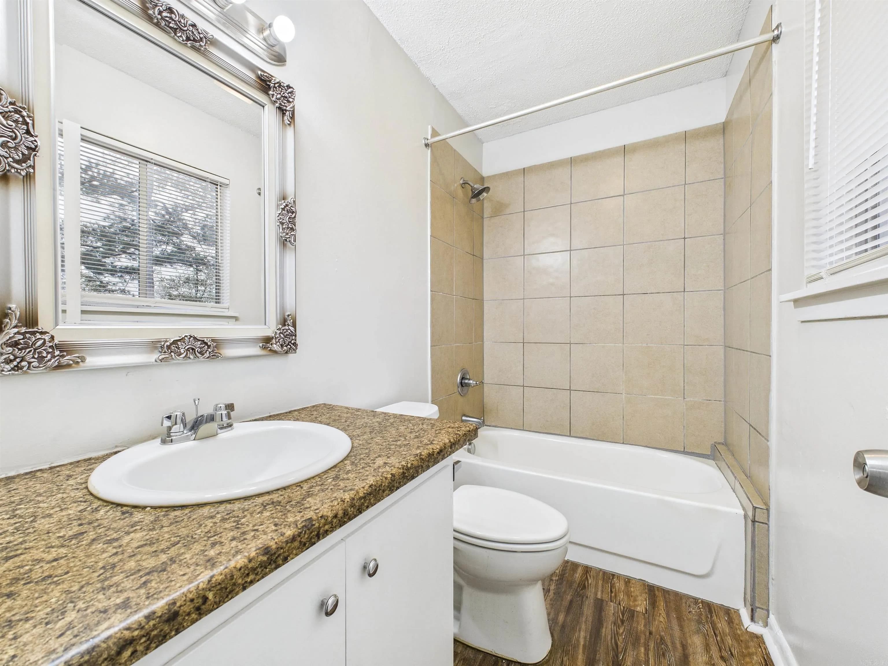 Property at 14  Linkay - Image 19