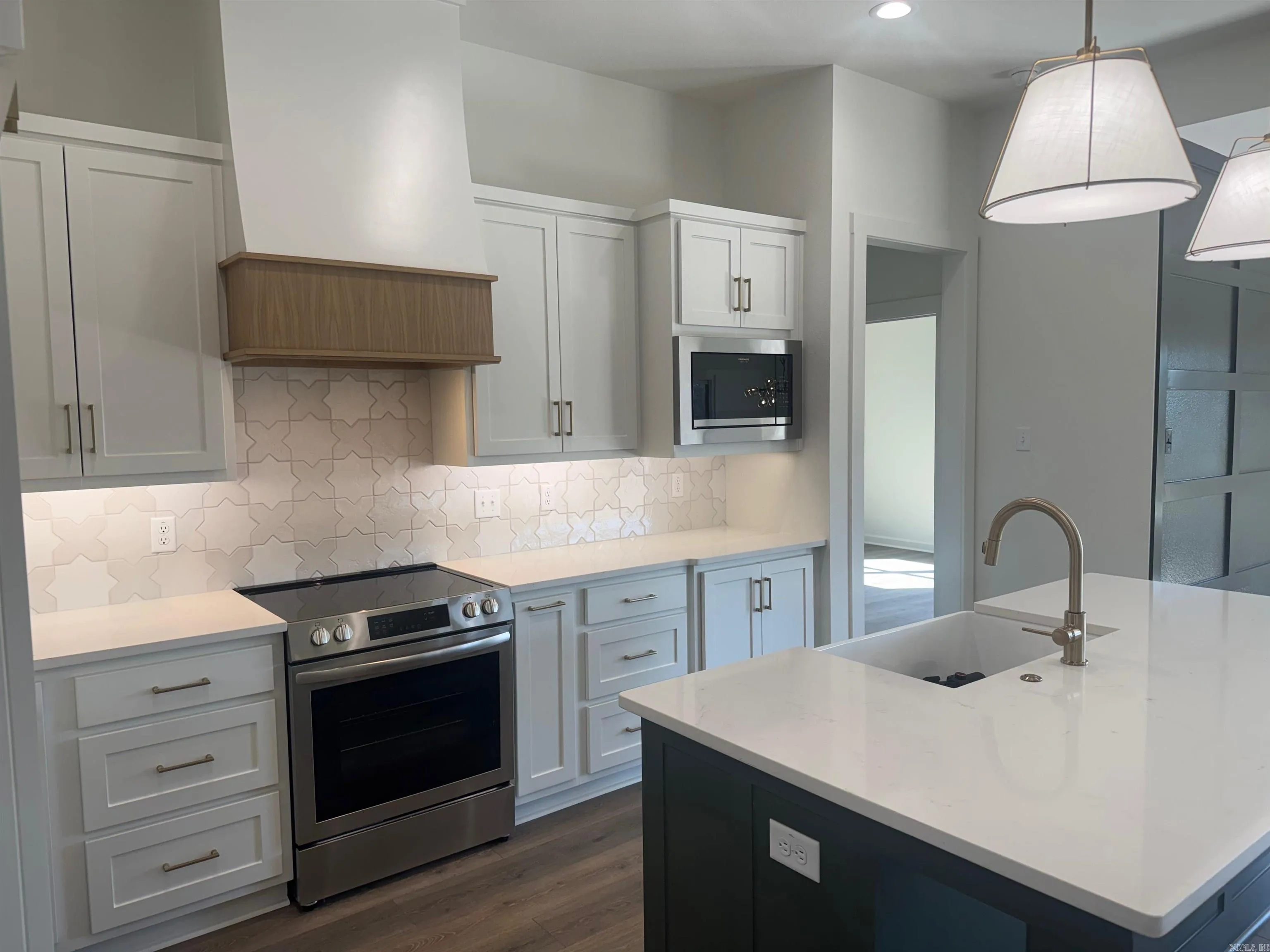 Property at 30  Echohawk - Image 4