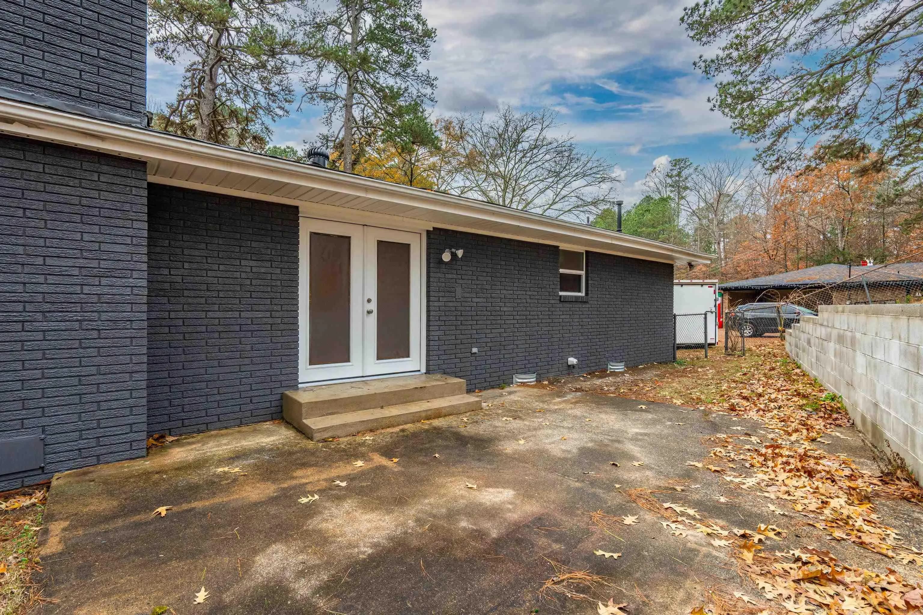 Property at 2314  Elaine - Image 14