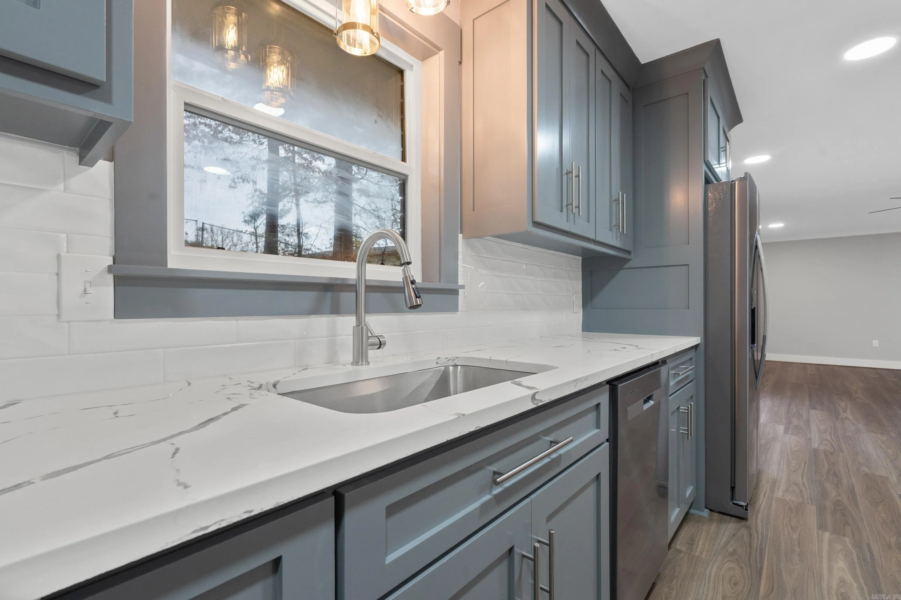 Property at 2314  Elaine - Image 31