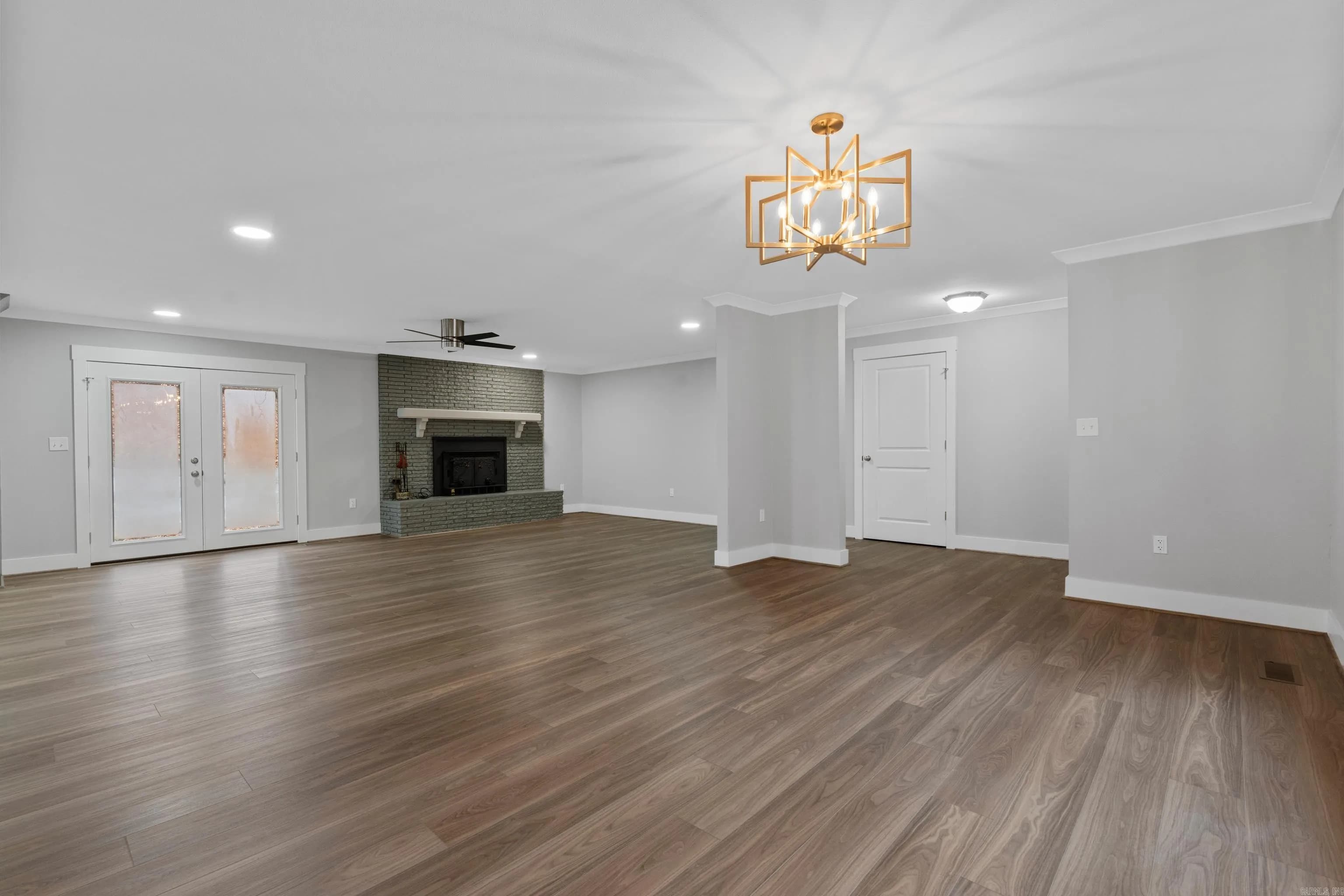 Property at 2314  Elaine - Image 38
