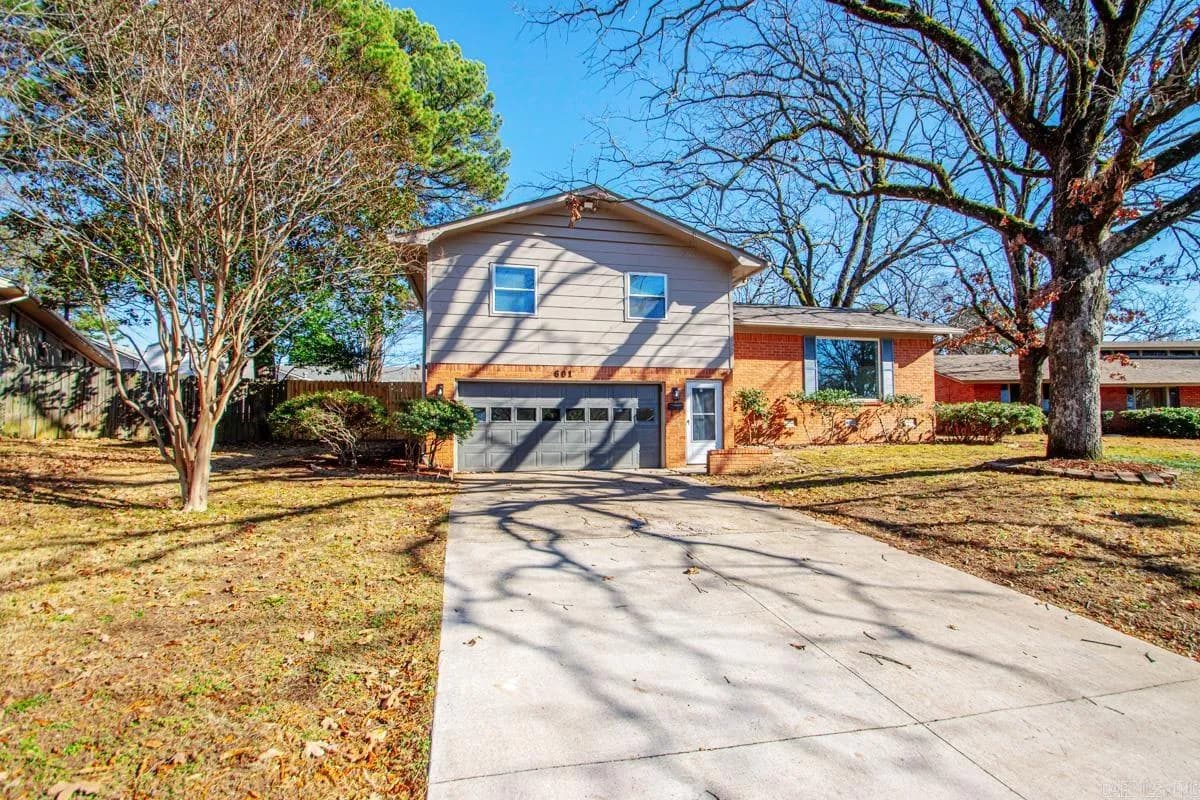 Property at 601  Santa fe - Image 2