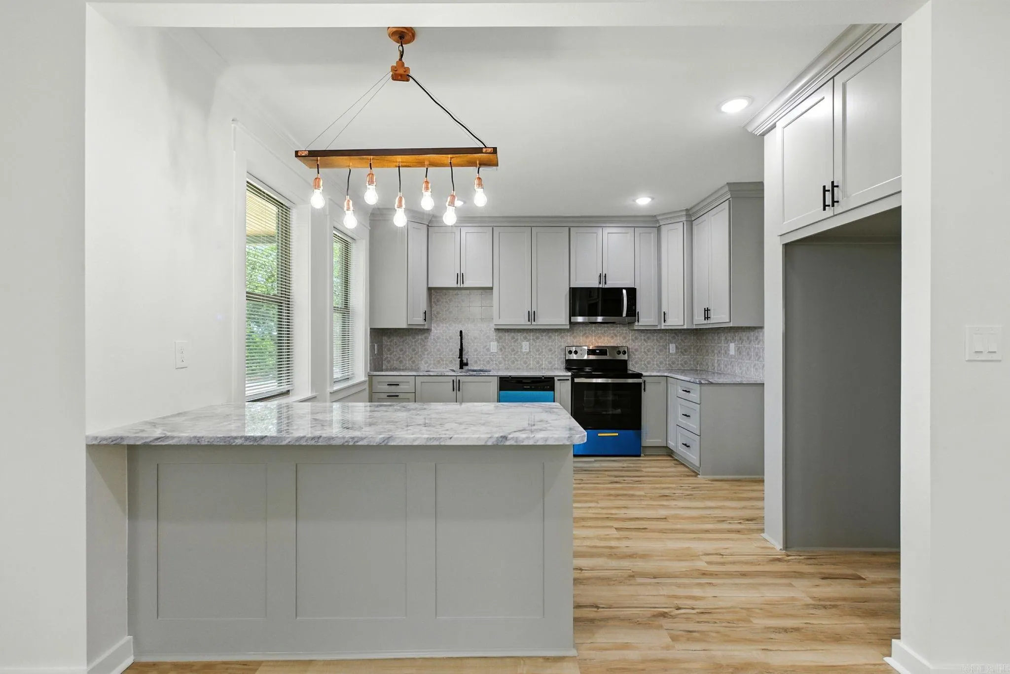 Property at 1300 E Maryland - Image 2