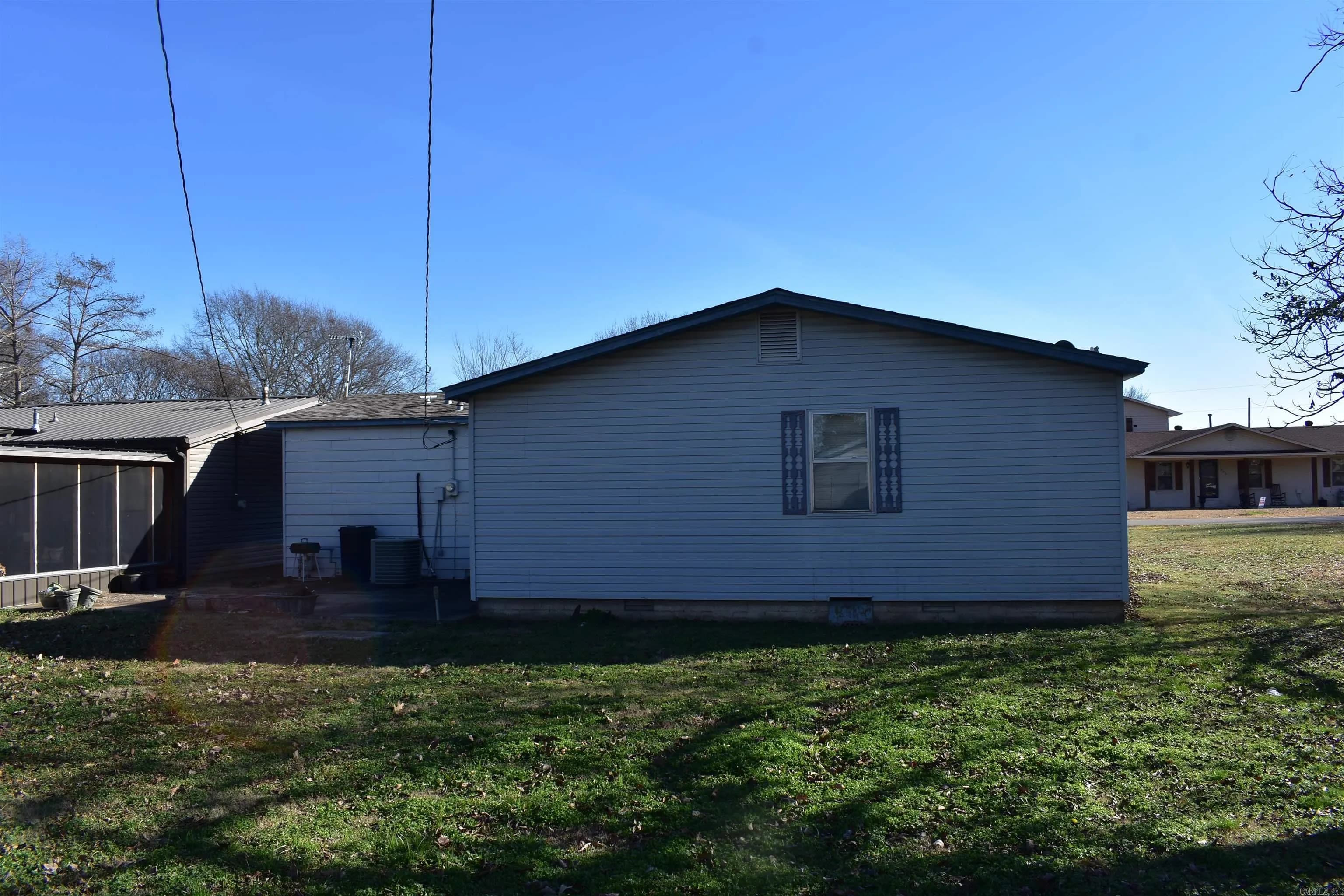 Property at 806  Wade - Image 6
