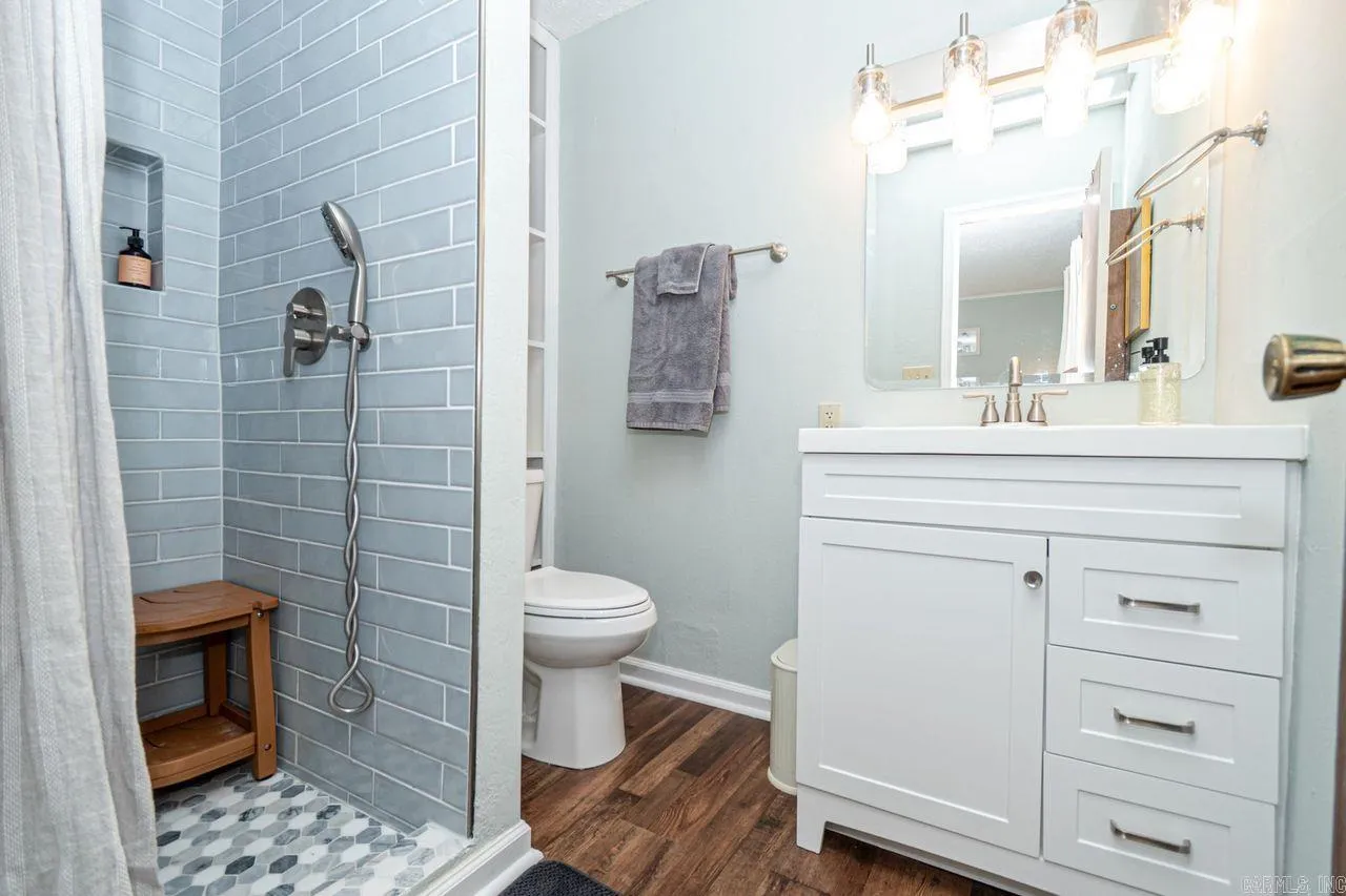 Property at 108  Beverly ave - Image 16