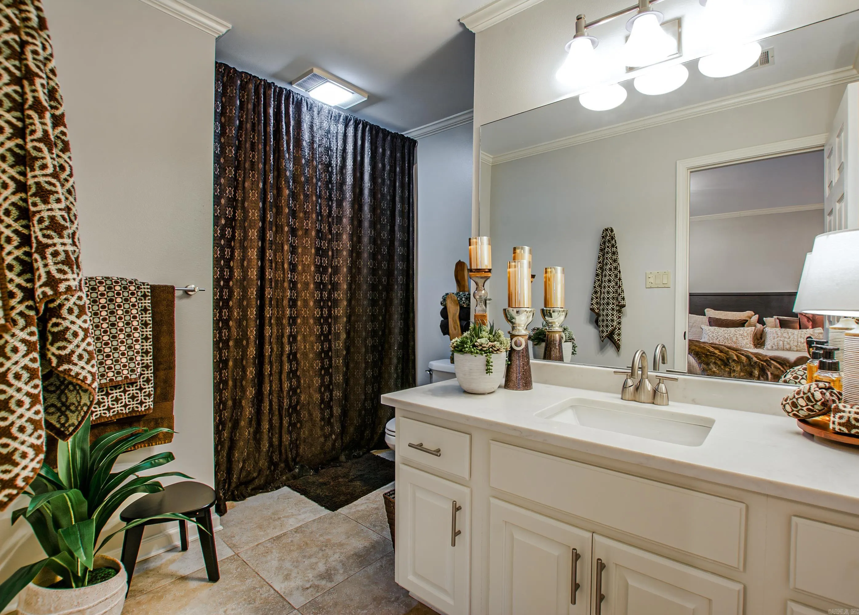 Property at 115  Alsace - Image 46