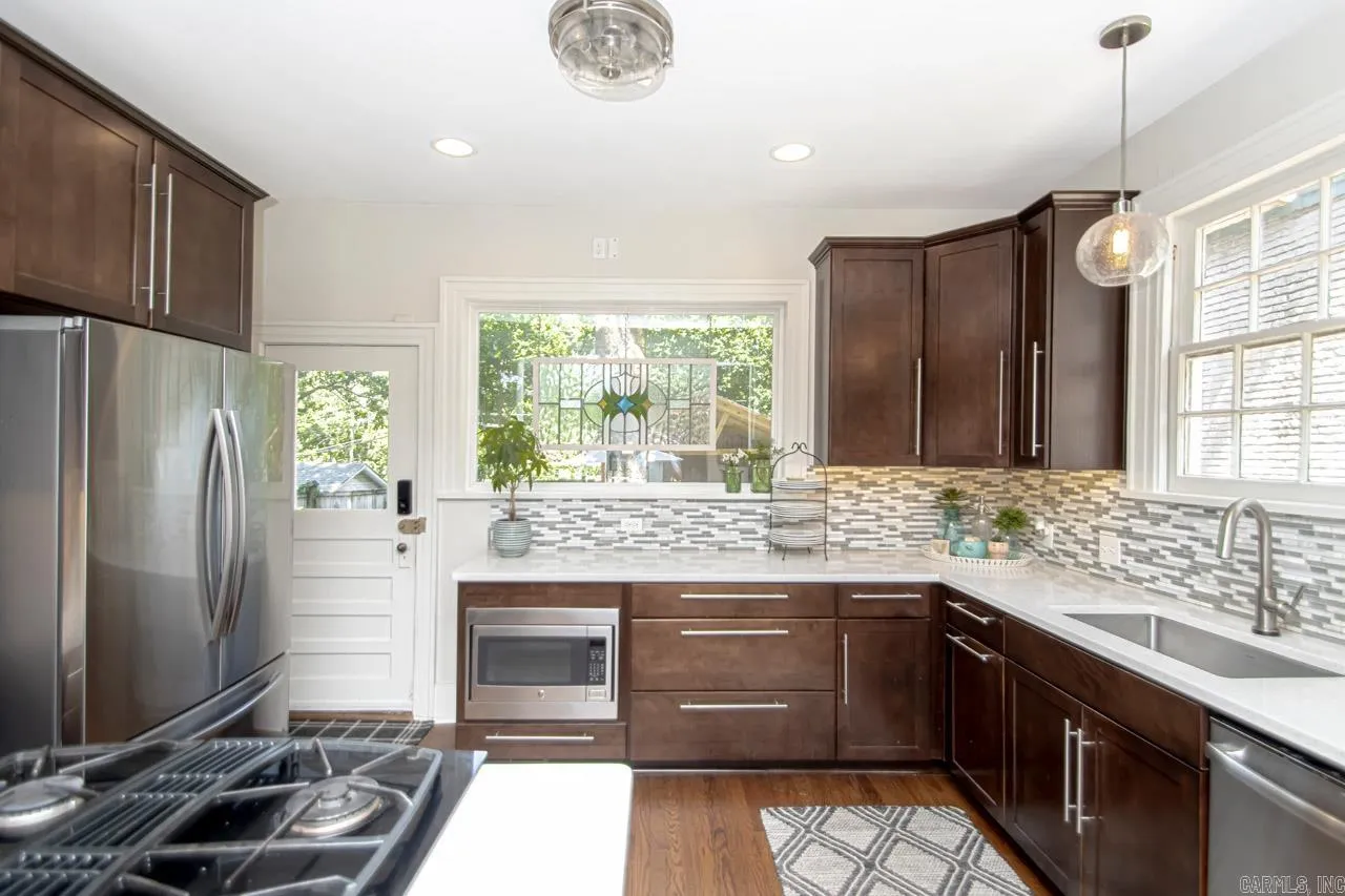 Property at 206  Linwood - Image 22