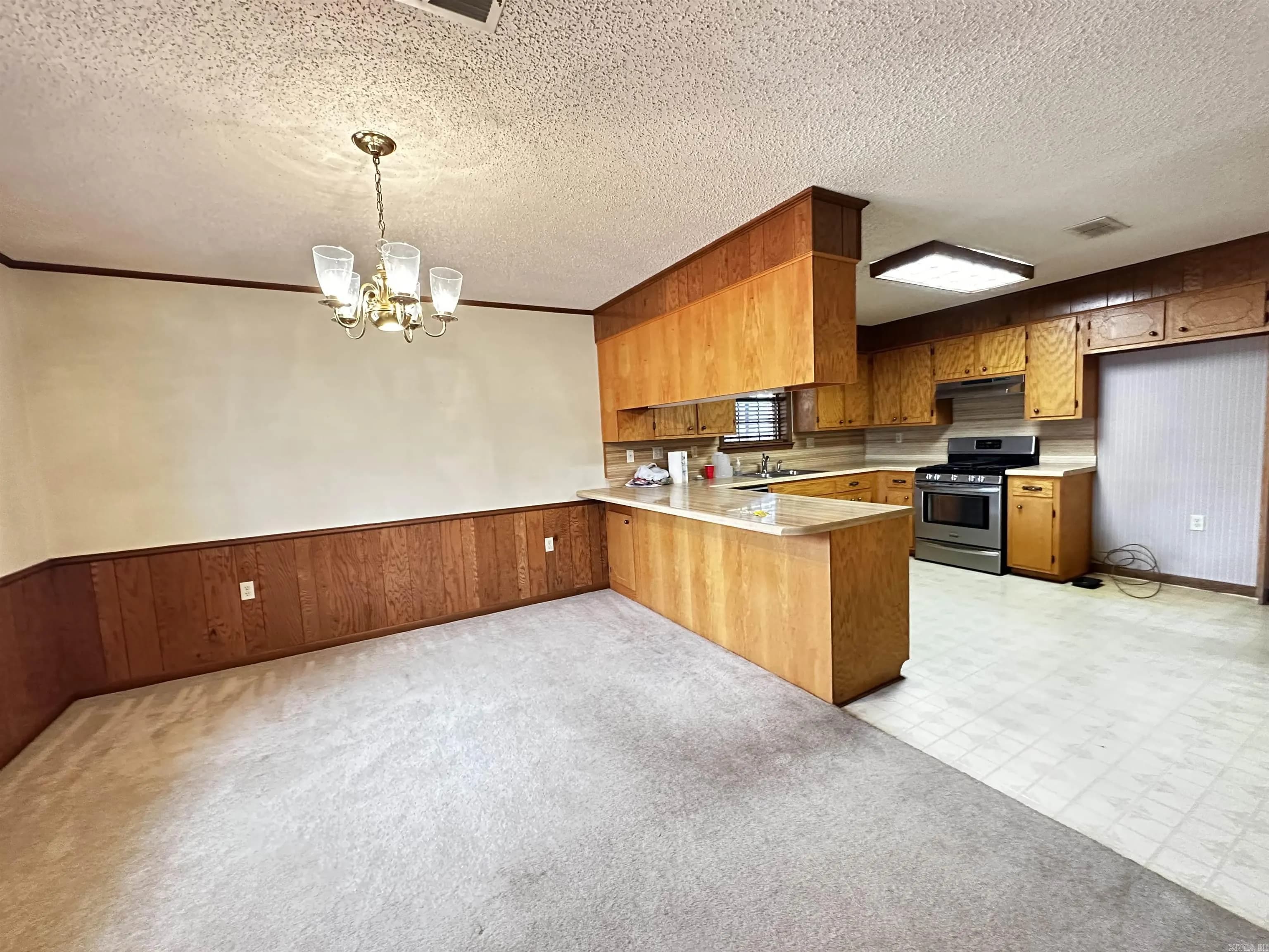 Property at 1721  Azalea hills - Image 11
