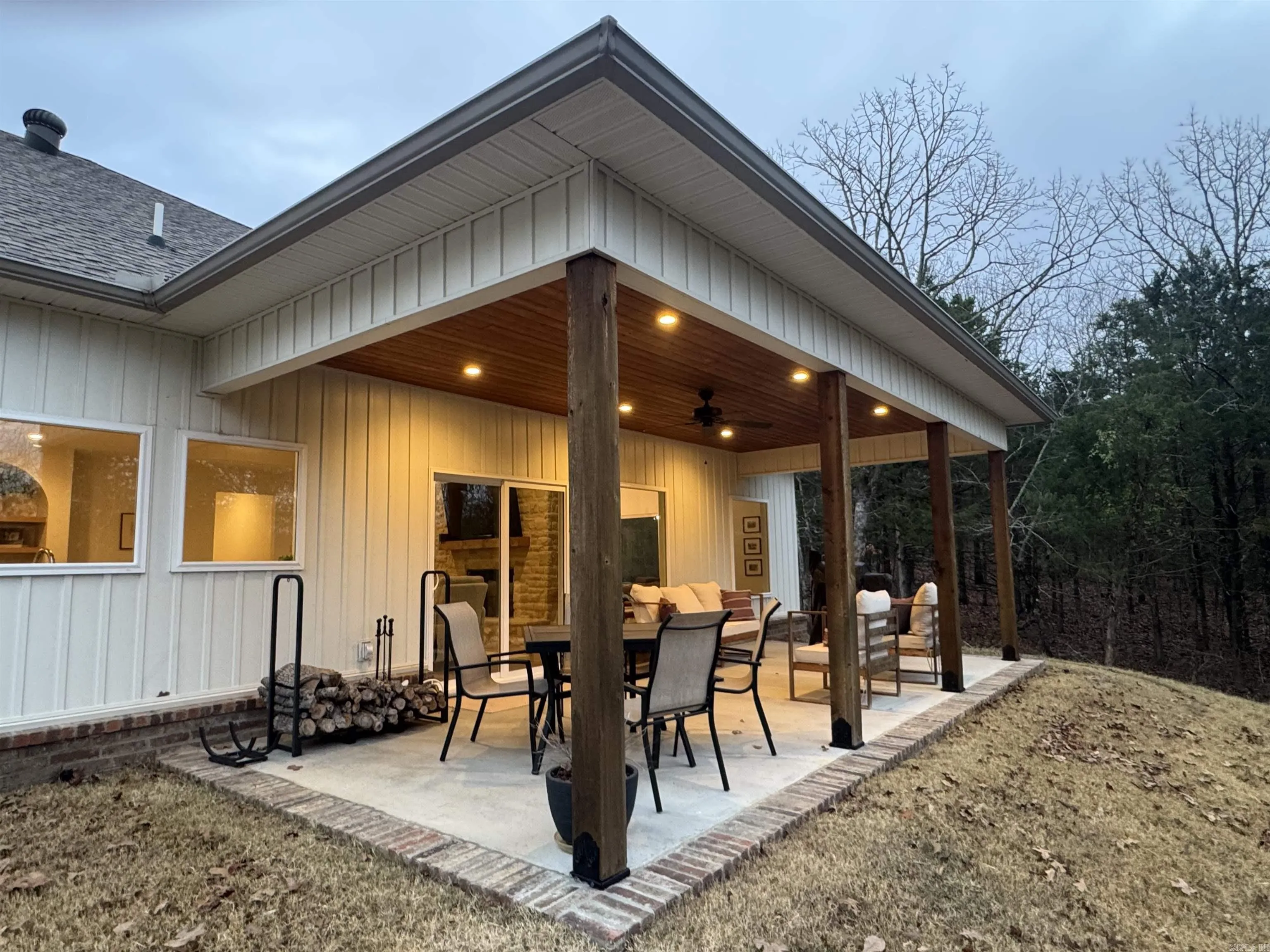 Property at 75  Summit - Image 20