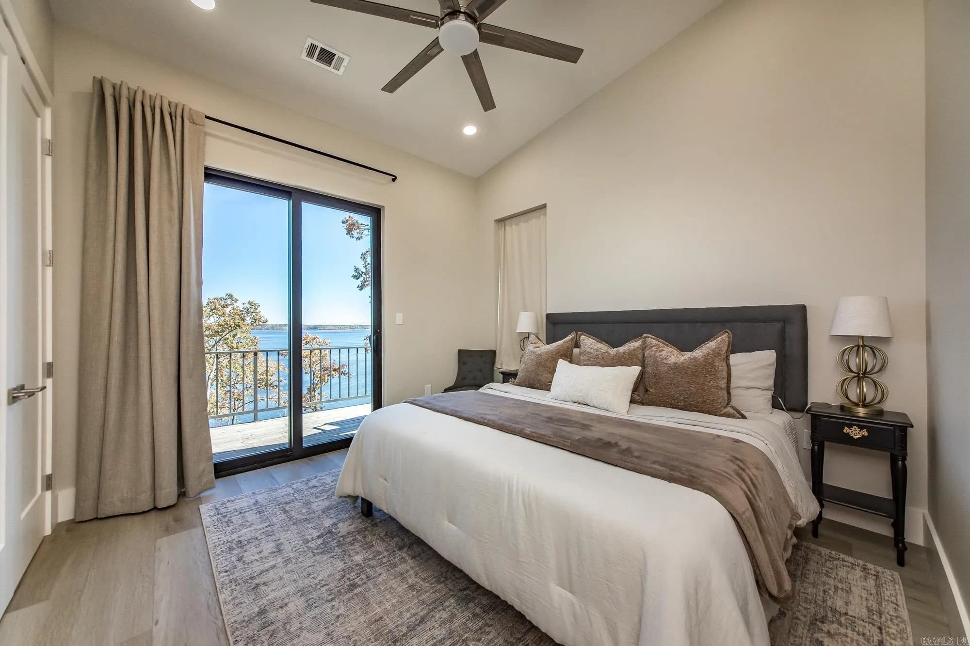 Property at 123  Sandelwood - Image 19