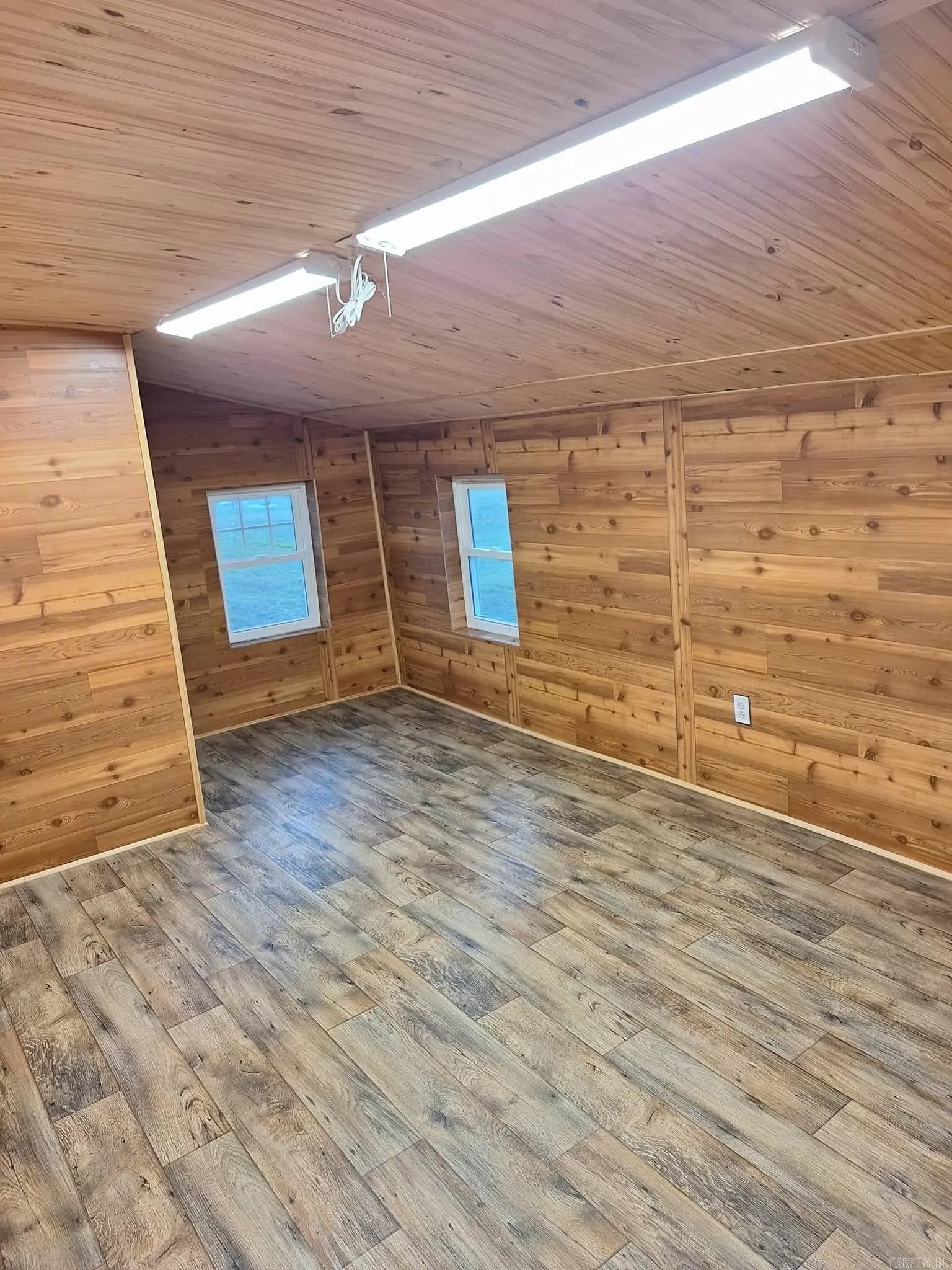 Property at 508 E 5th - Image 8