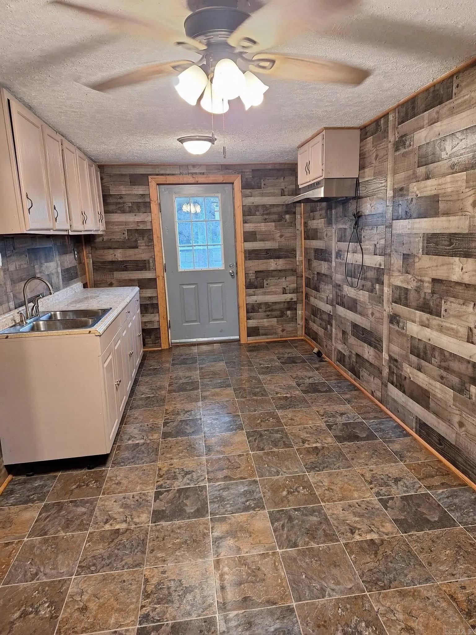 Property at 508 E 5th - Image 5