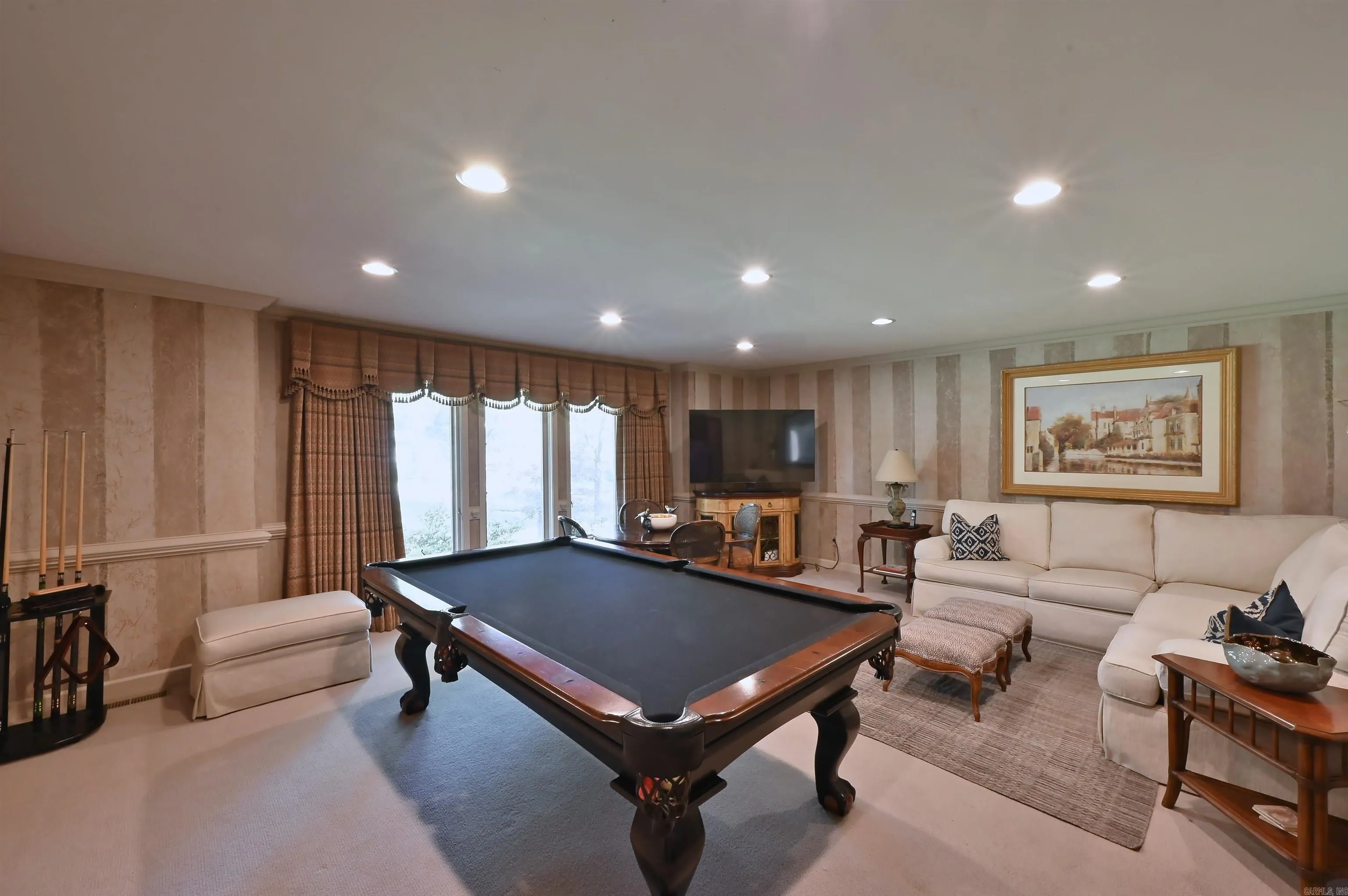 Property at 1003  Oakwood dr - Image 15