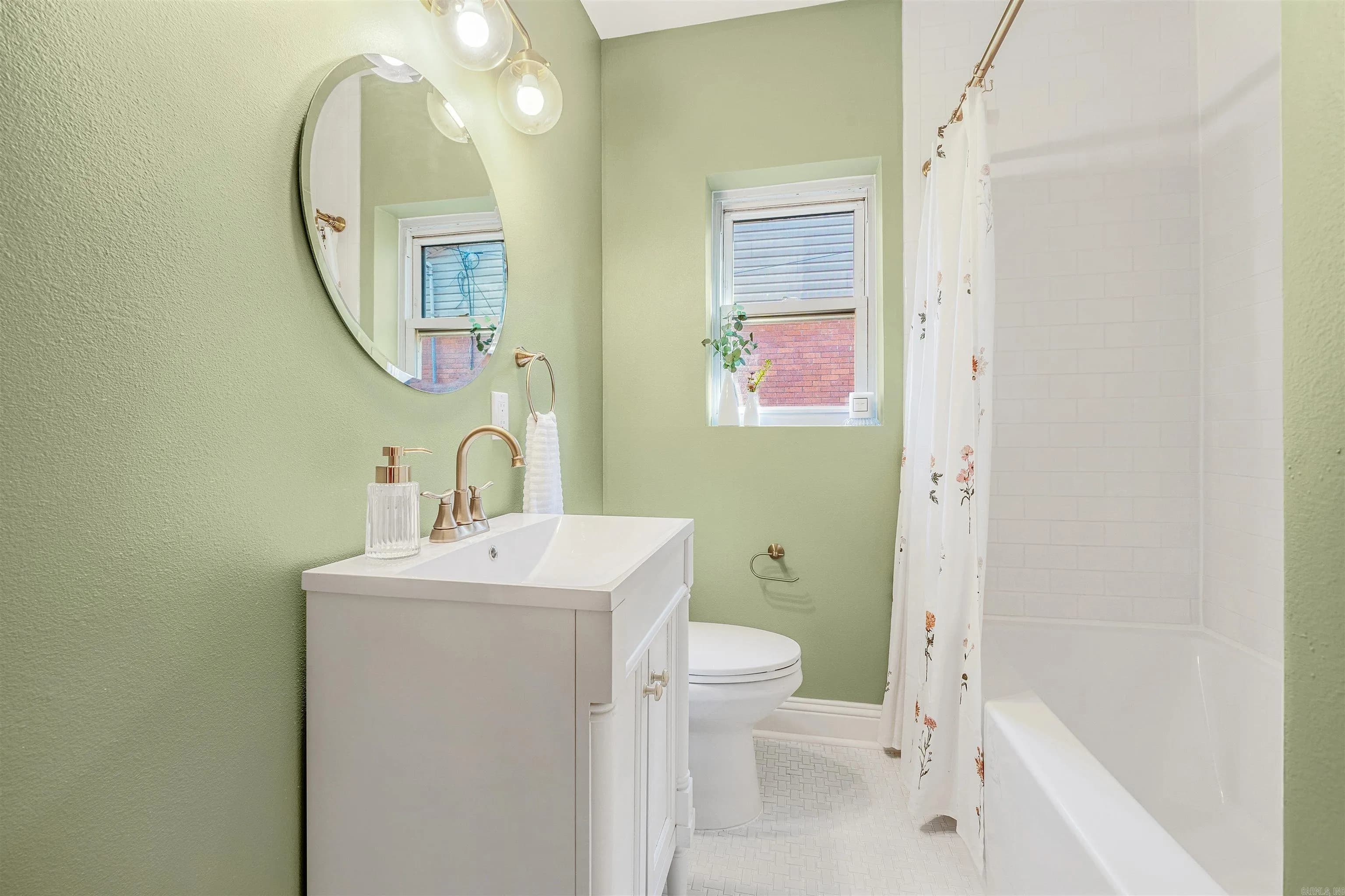 Property at 1607  Grove hill - Image 38