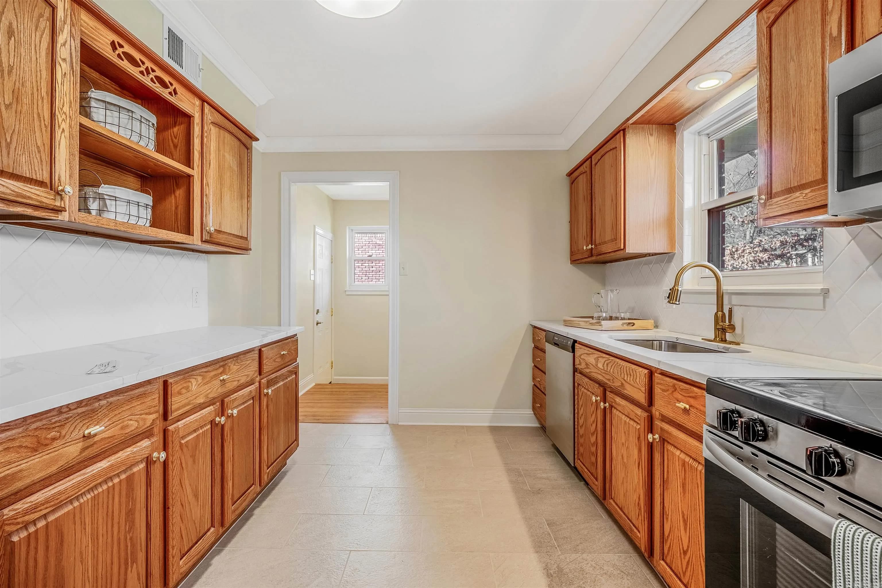 Property at 1607  Grove hill - Image 7