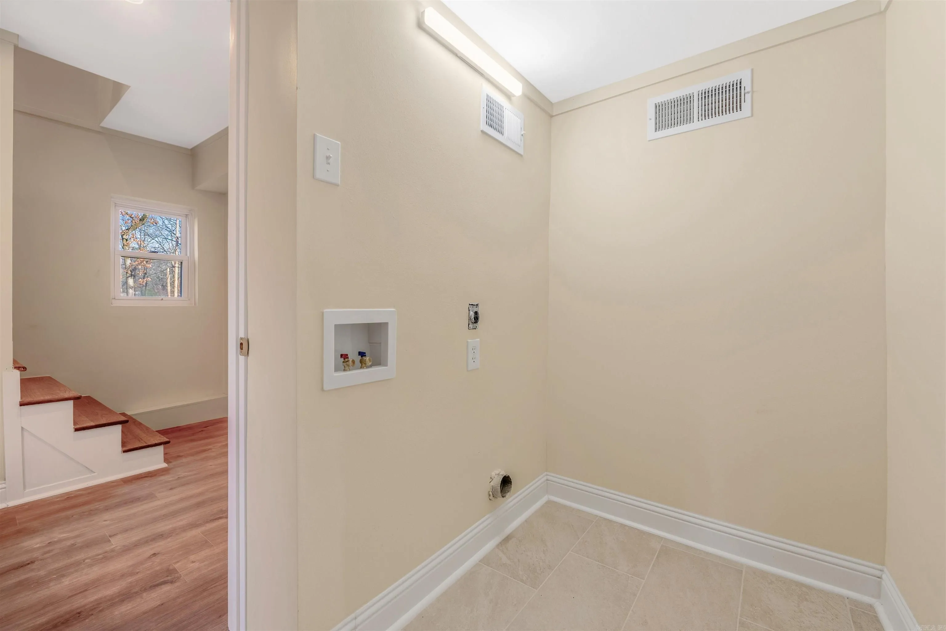 Property at 1607  Grove hill - Image 39