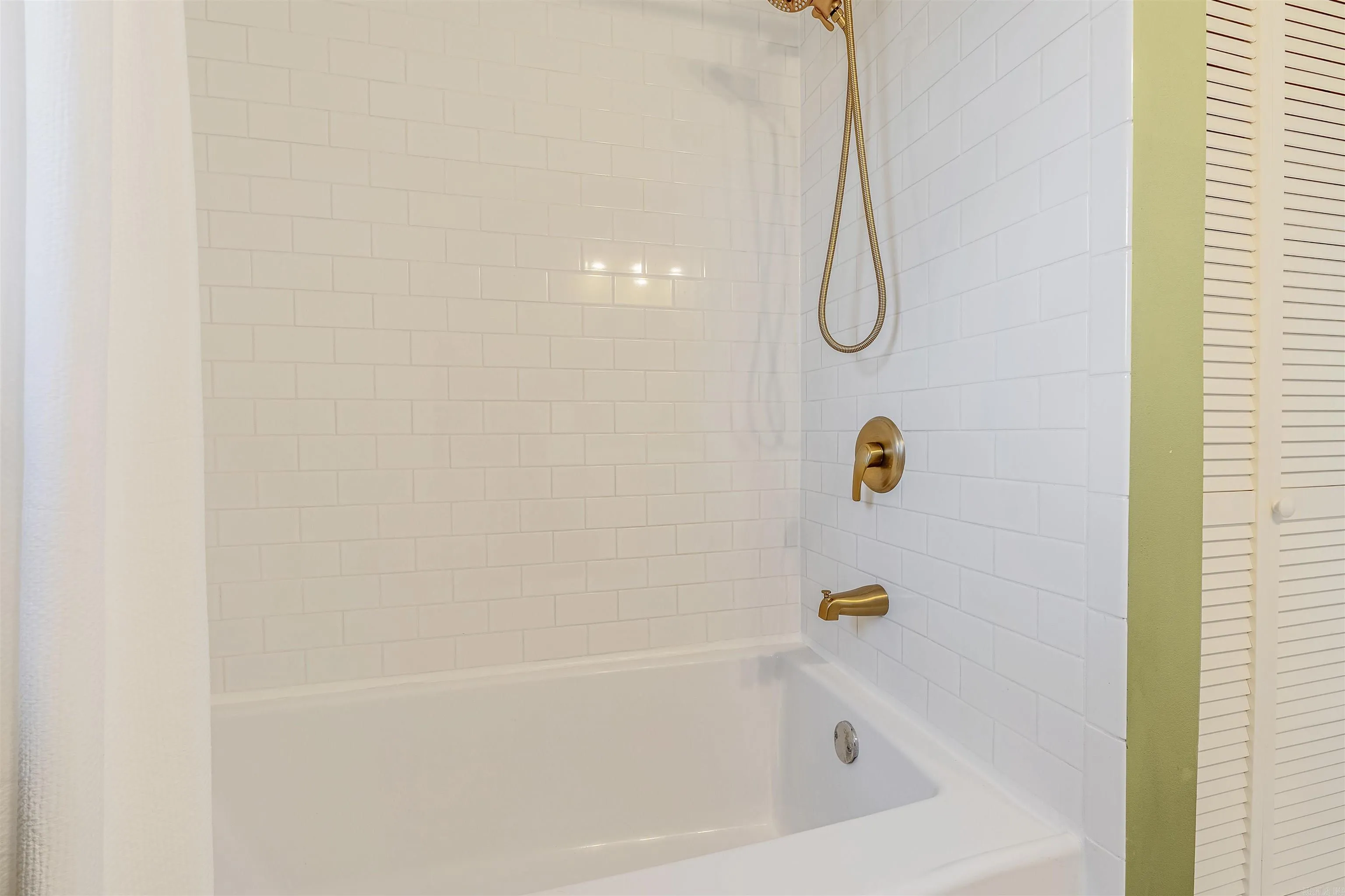 Property at 1607  Grove hill - Image 16