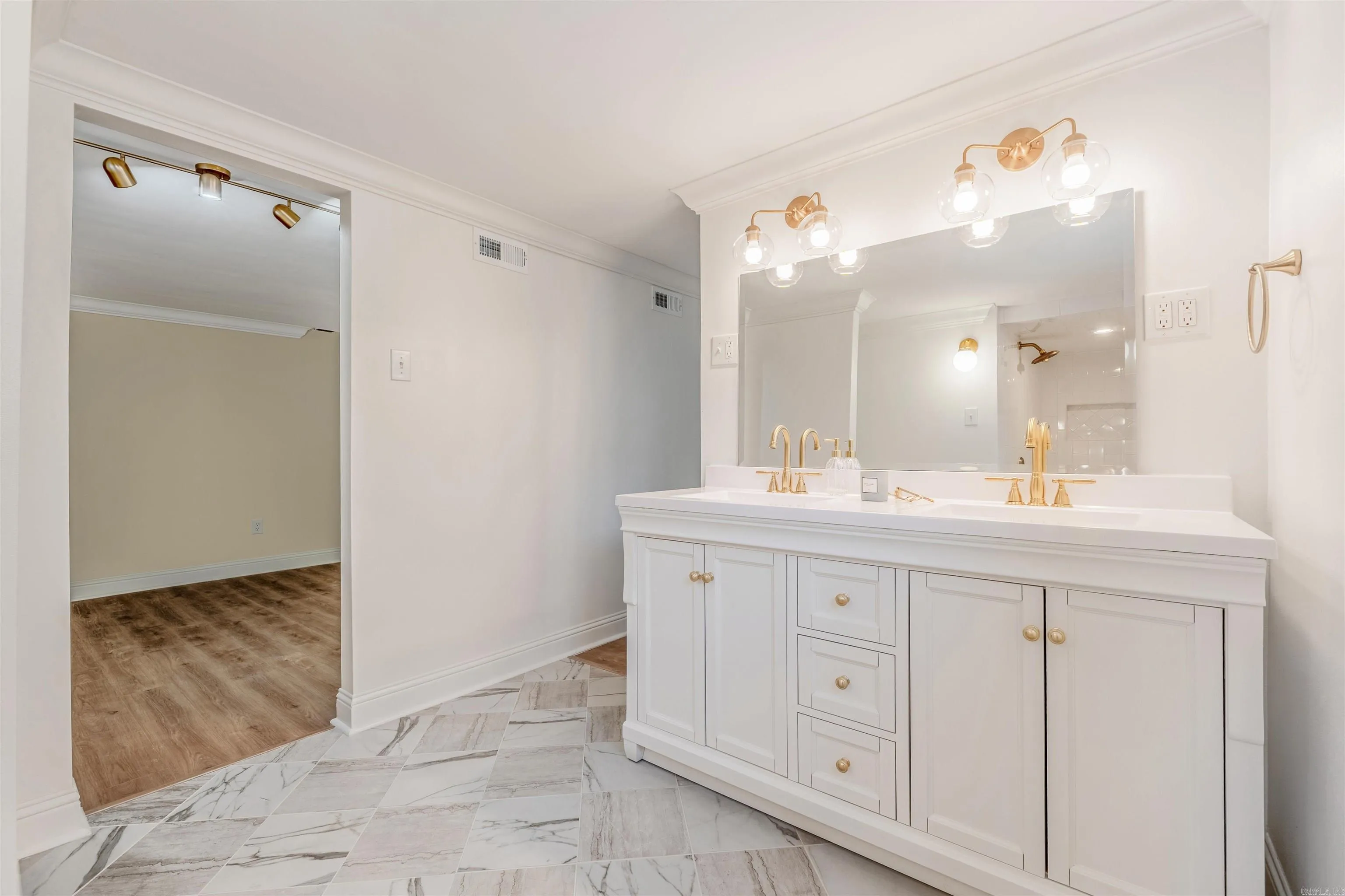 Property at 1607  Grove hill - Image 30