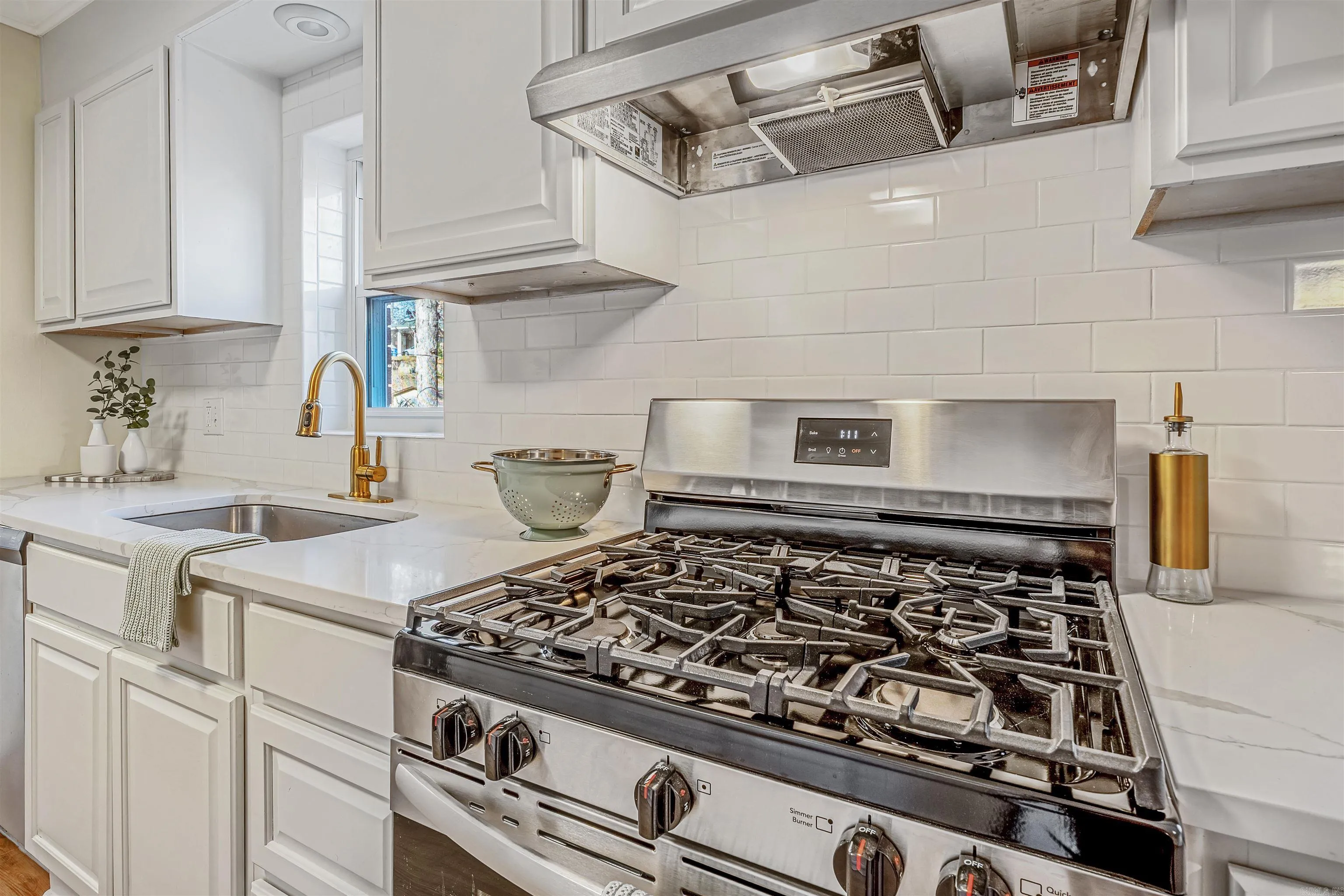 Property at 1607  Grove hill - Image 24