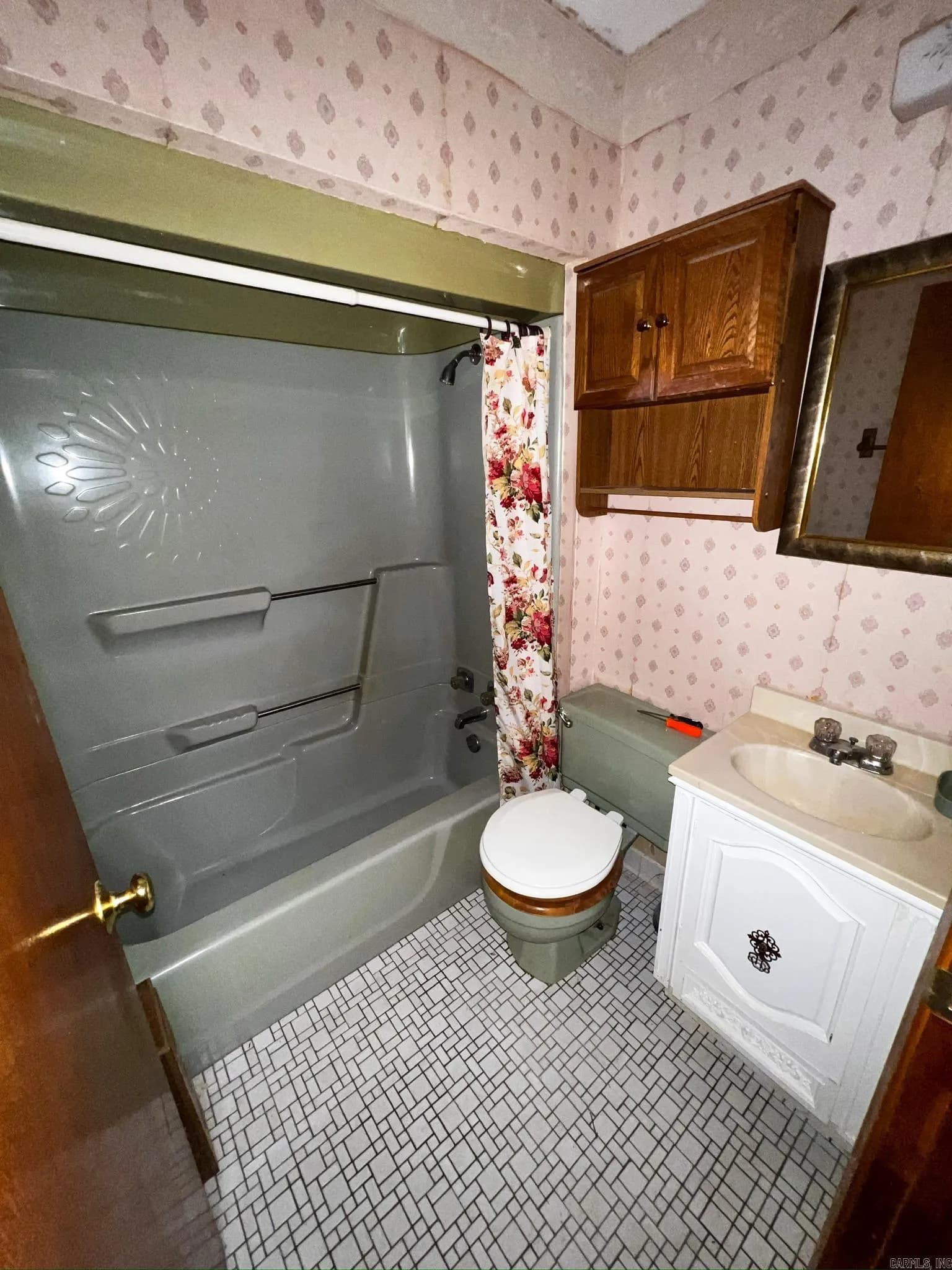 Property at 560 E State - Image 35