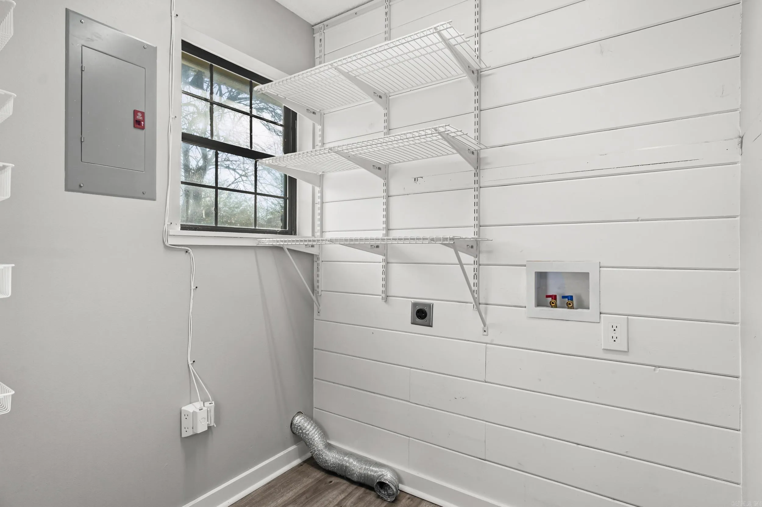 Property at 112 N Sawmill - Image 10