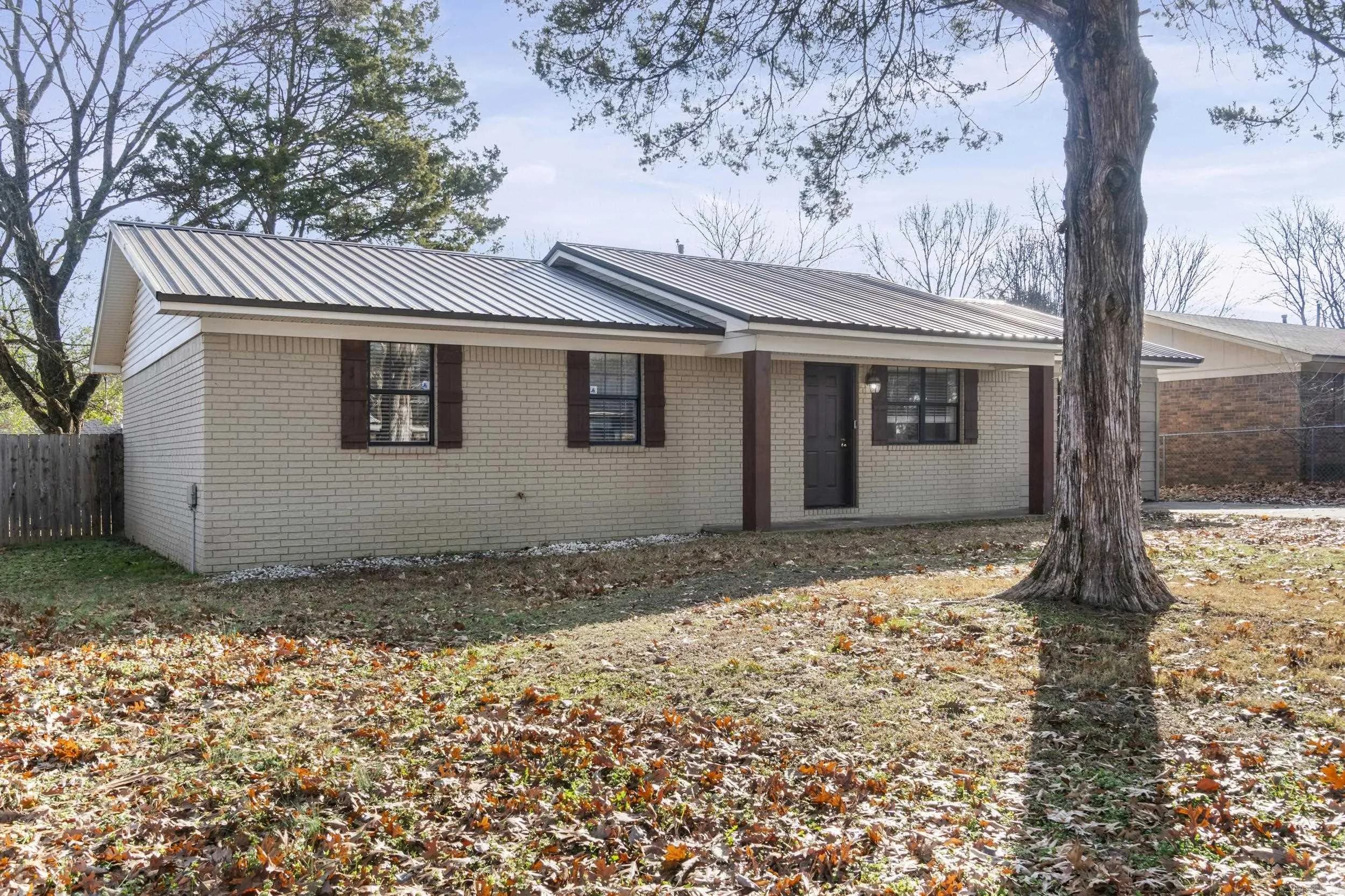 Property at 112 N Sawmill - Image 3