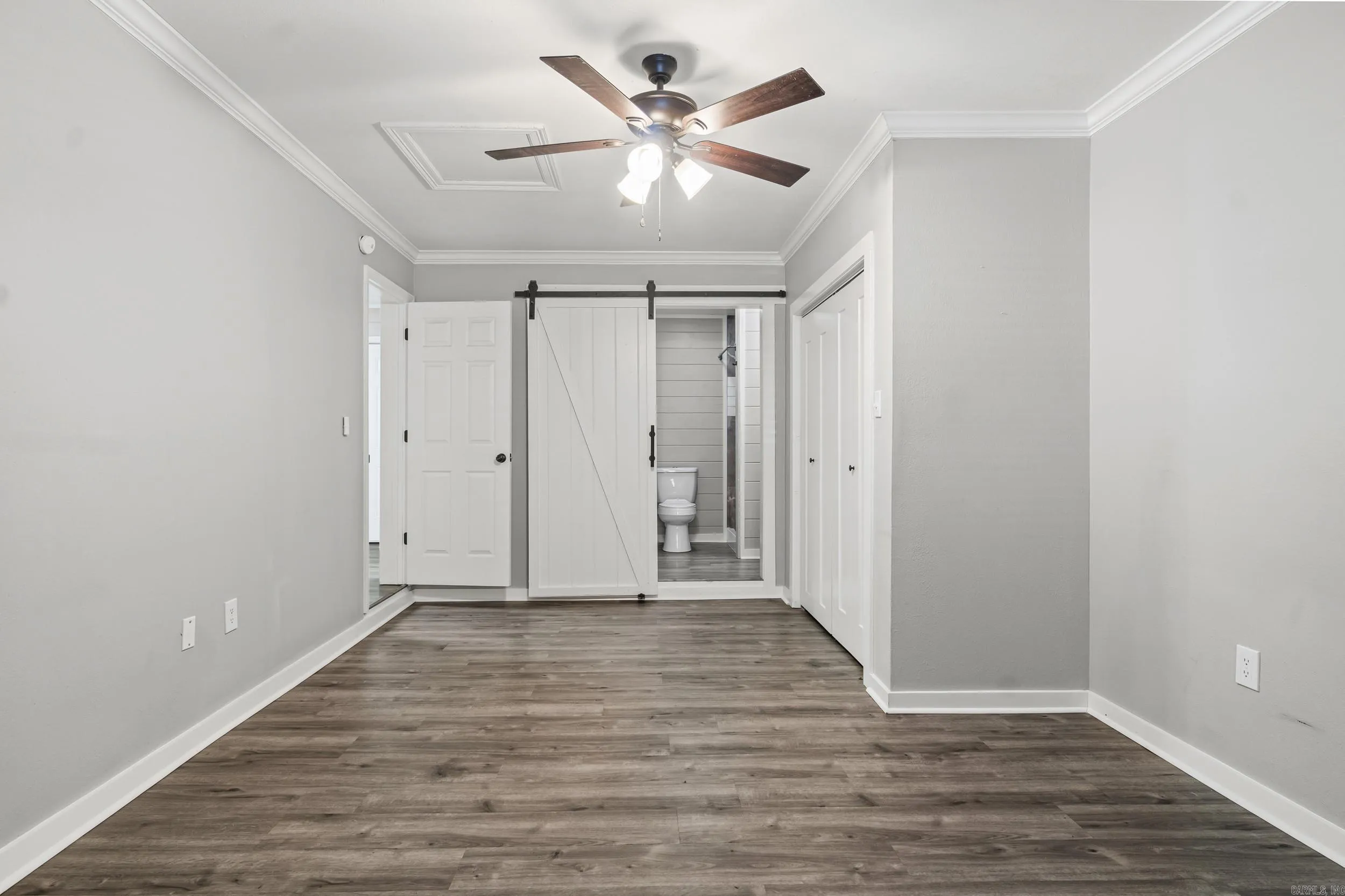 Property at 112 N Sawmill - Image 12