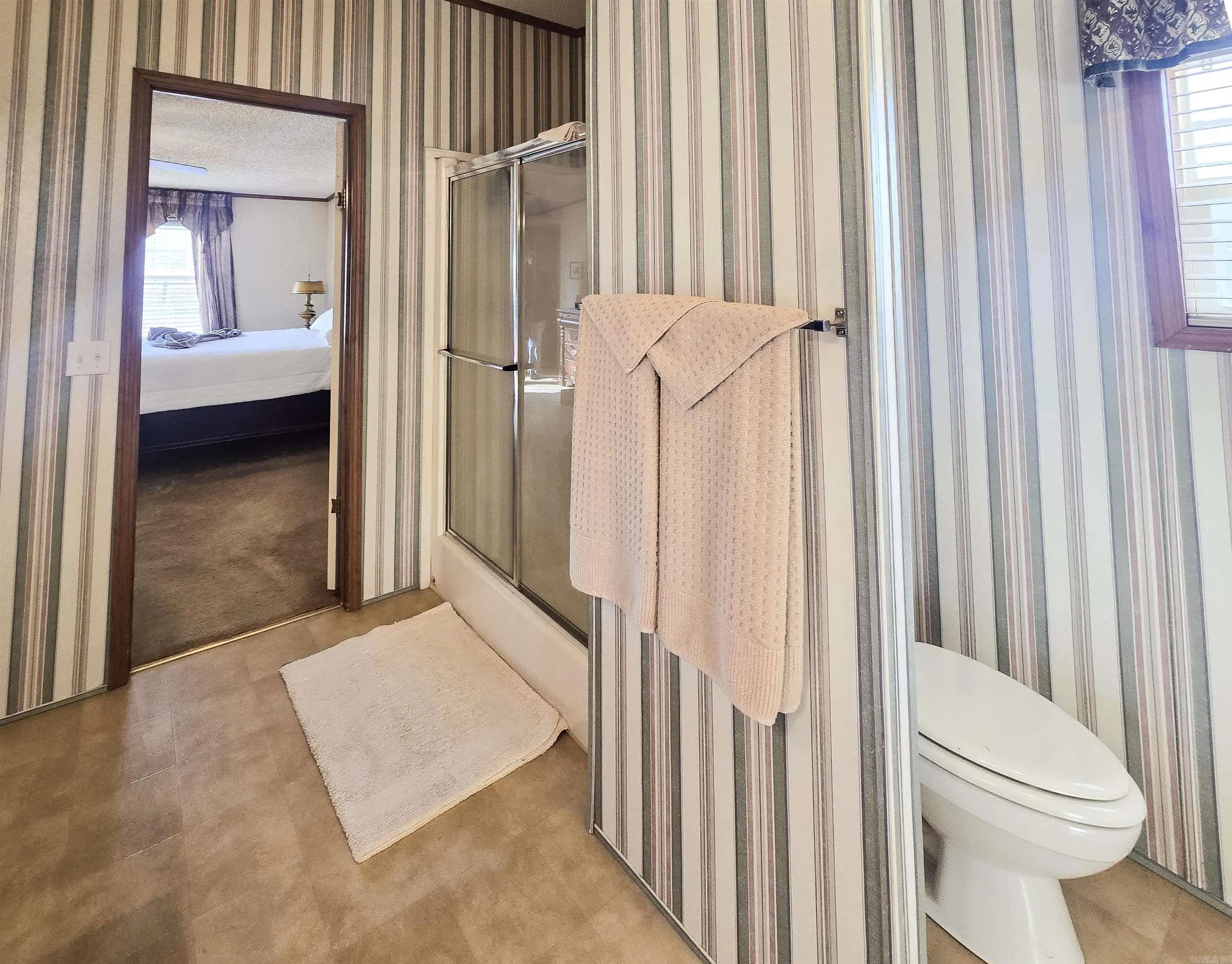 Property at 37  Edgewater - Image 11