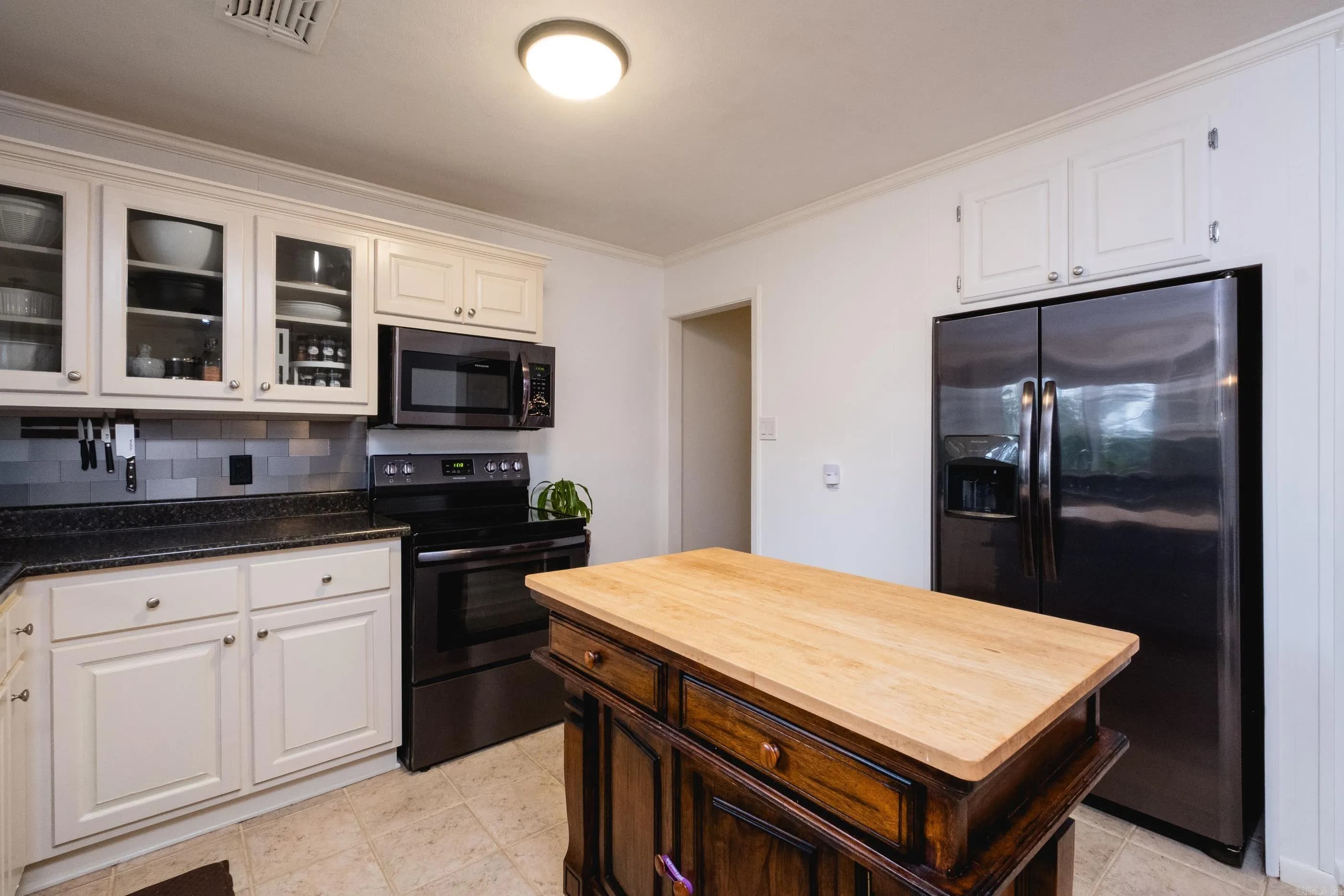 Property at 8309  Red oak - Image 13