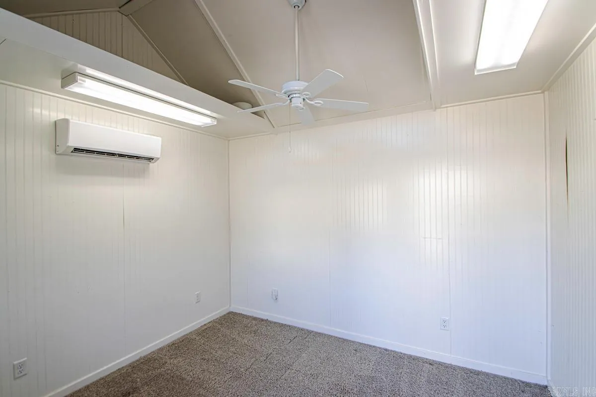 Property at 9908  Oak heights - Image 35