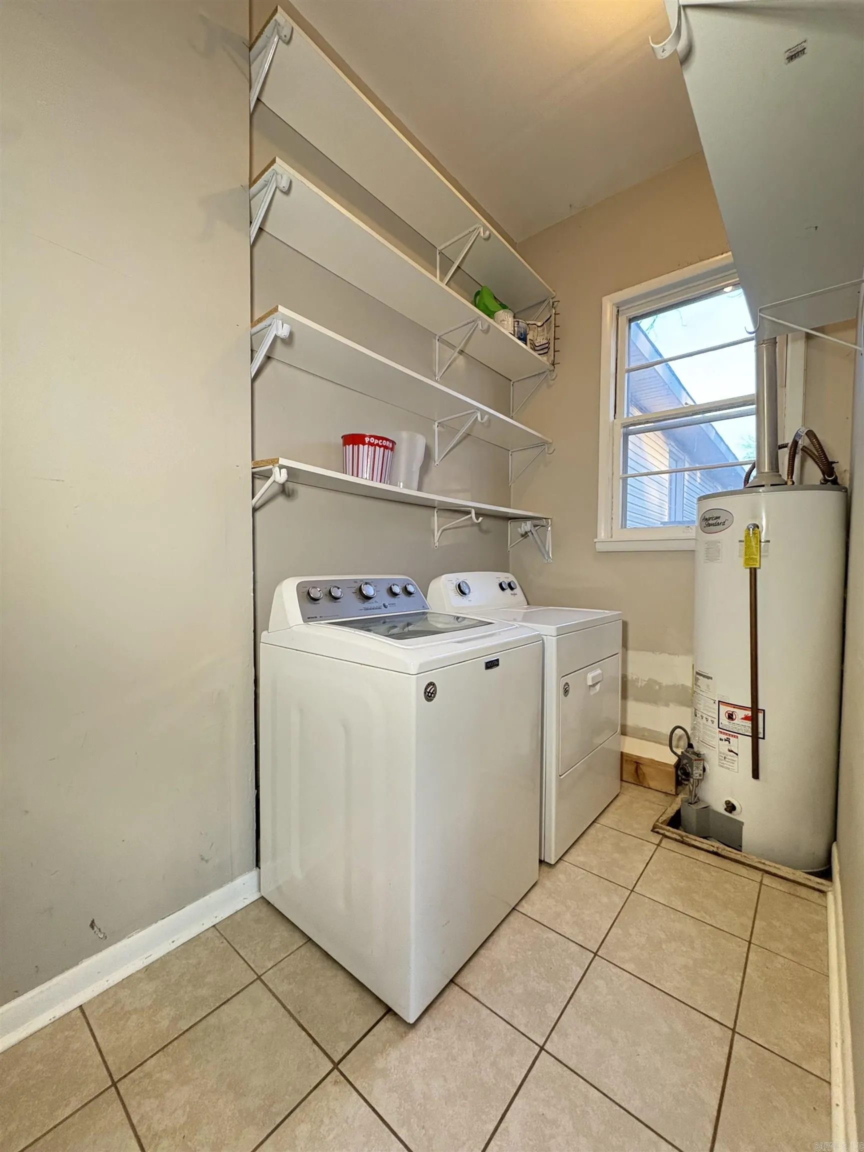 Property at 1809  Alonzo - Image 19