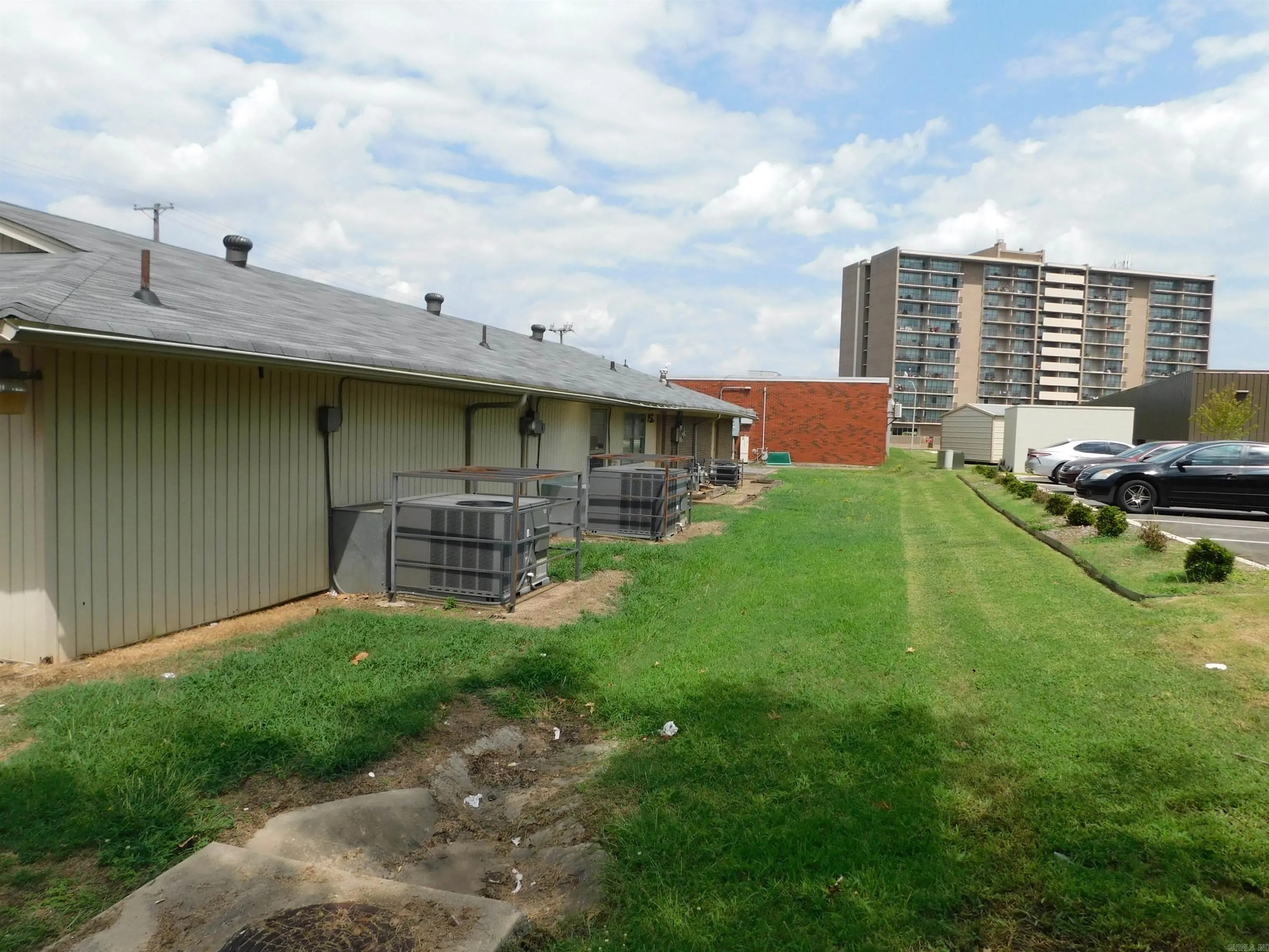 Property at 406 W 26th - Image 7
