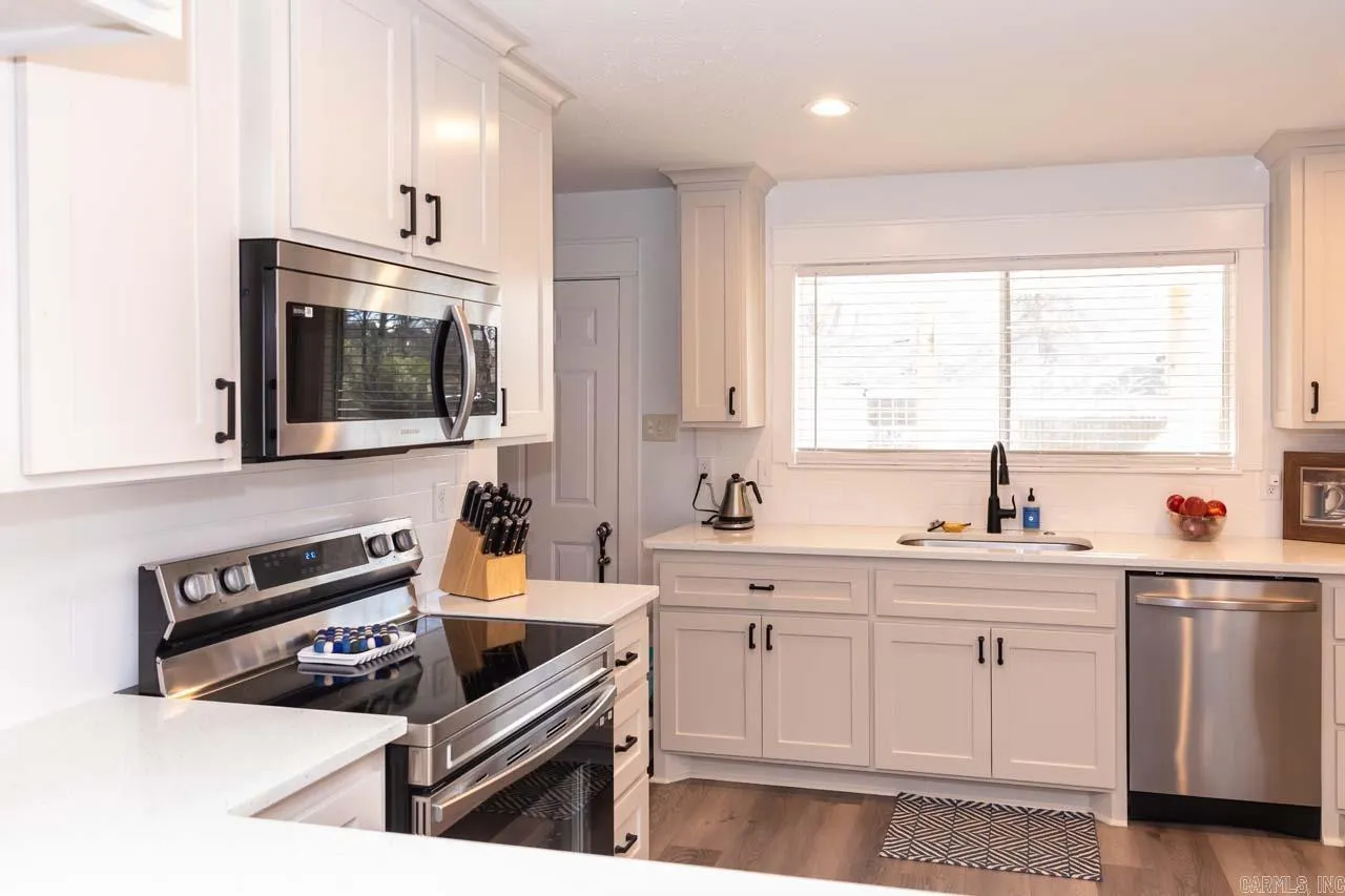 Property at 2207  Broadview ave - Image 4
