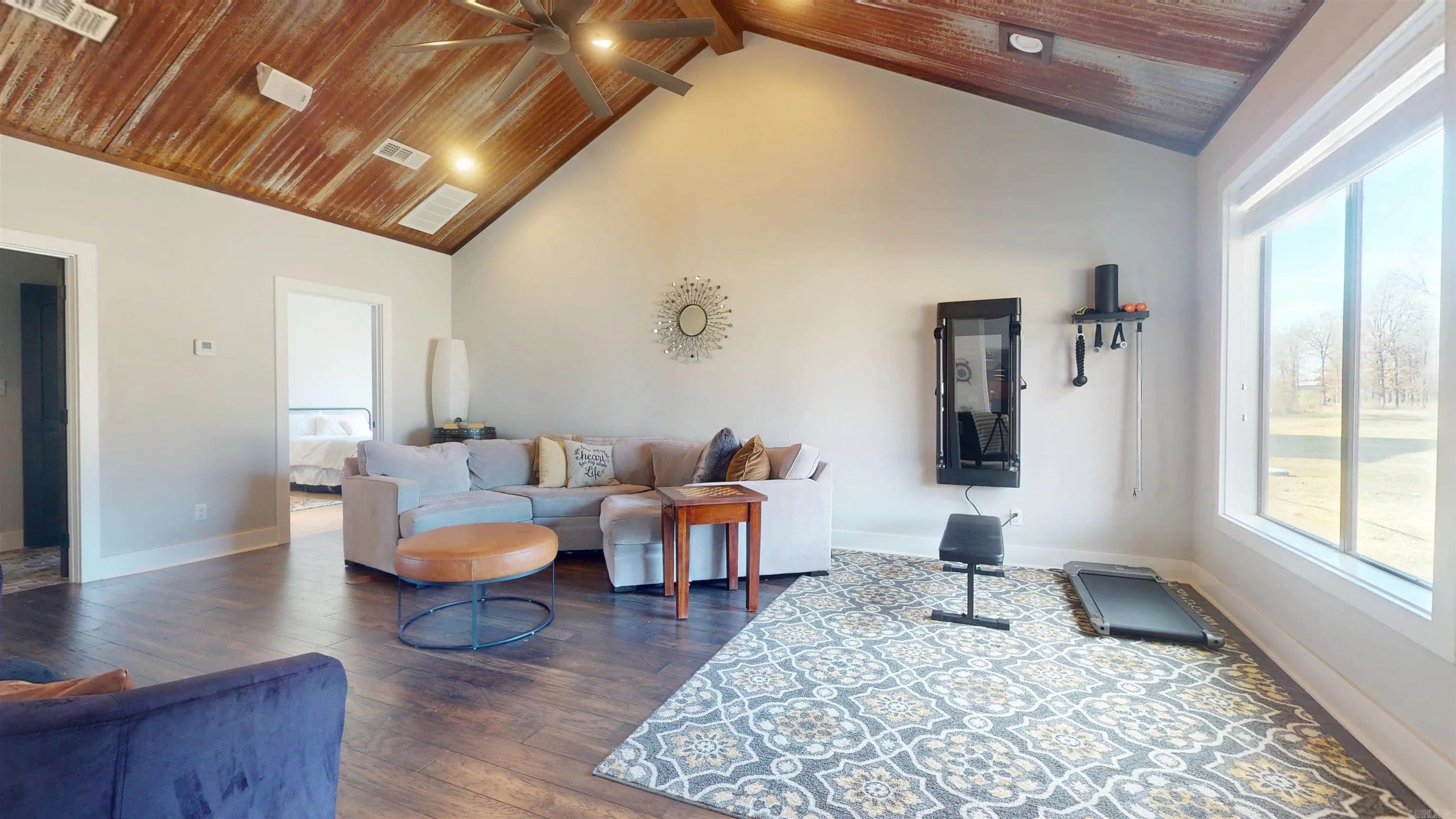 Property at 1677  Oak ridge - Image 12