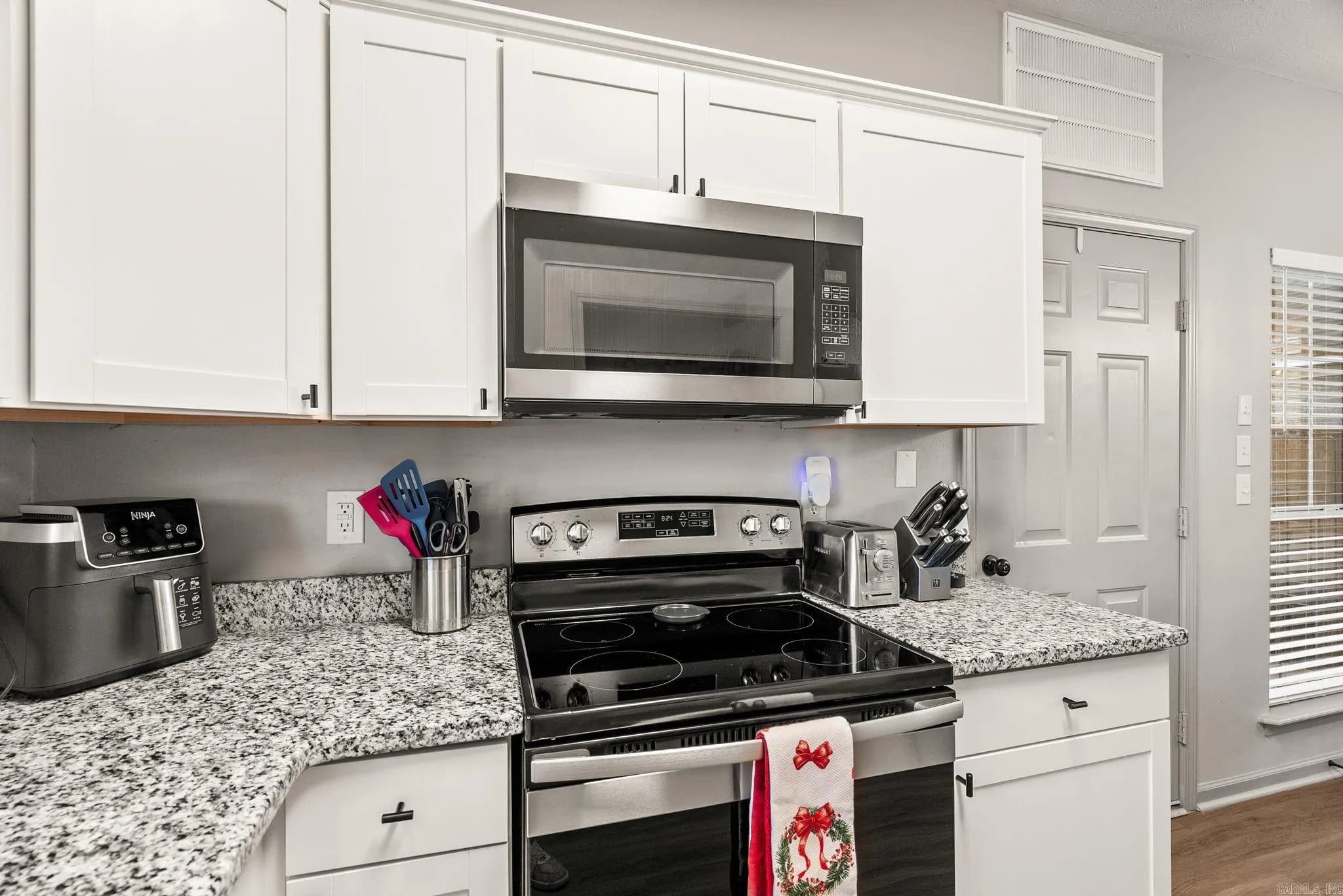 Property at 1510  Silver falls - Image 14