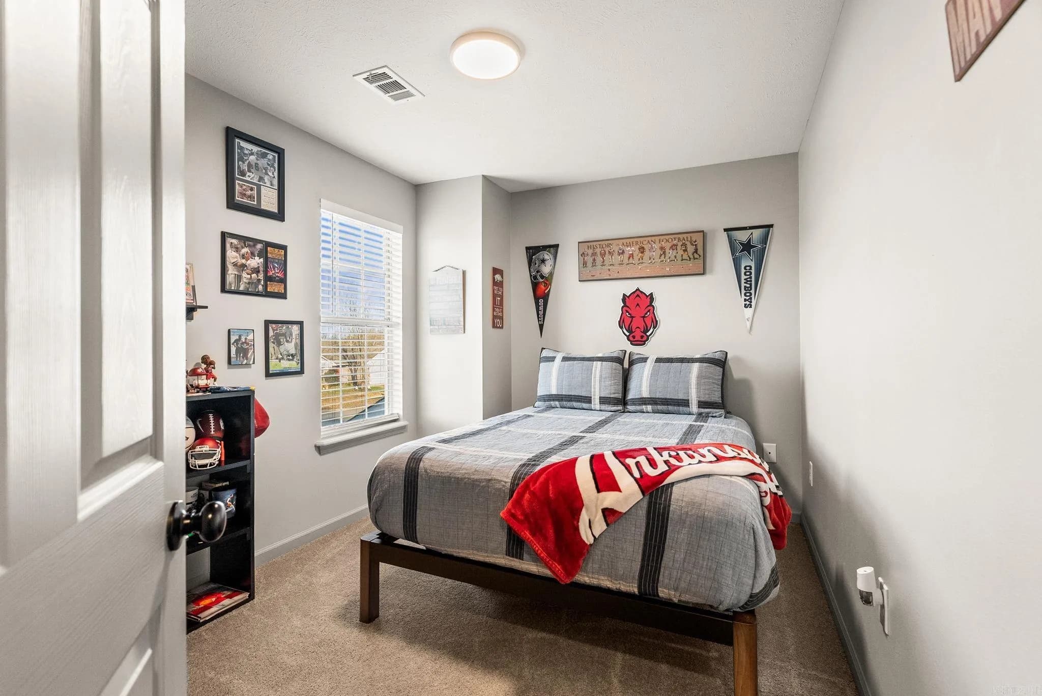 Property at 1510  Silver falls - Image 30