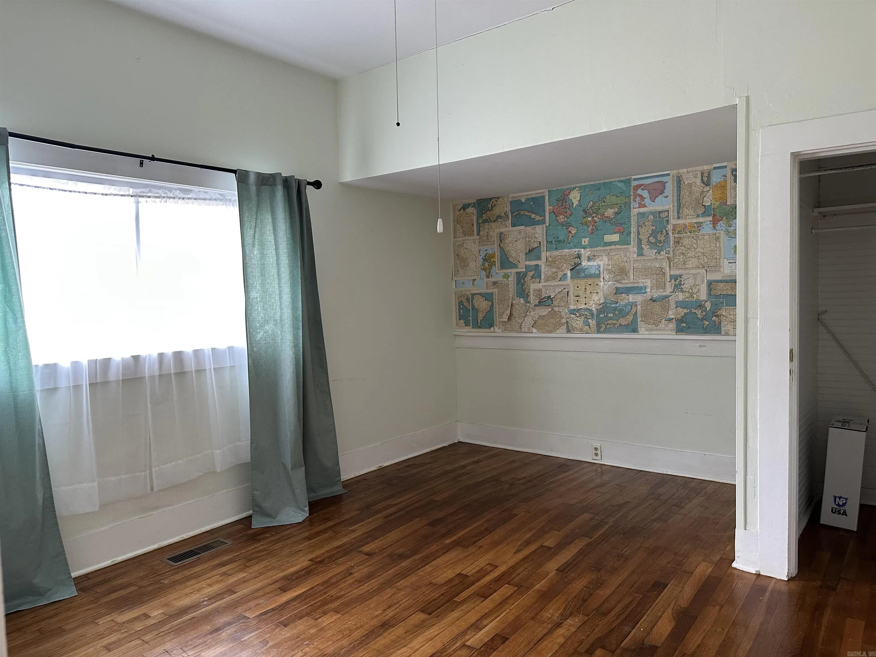 Property at 302  Mountain valley - Image 20