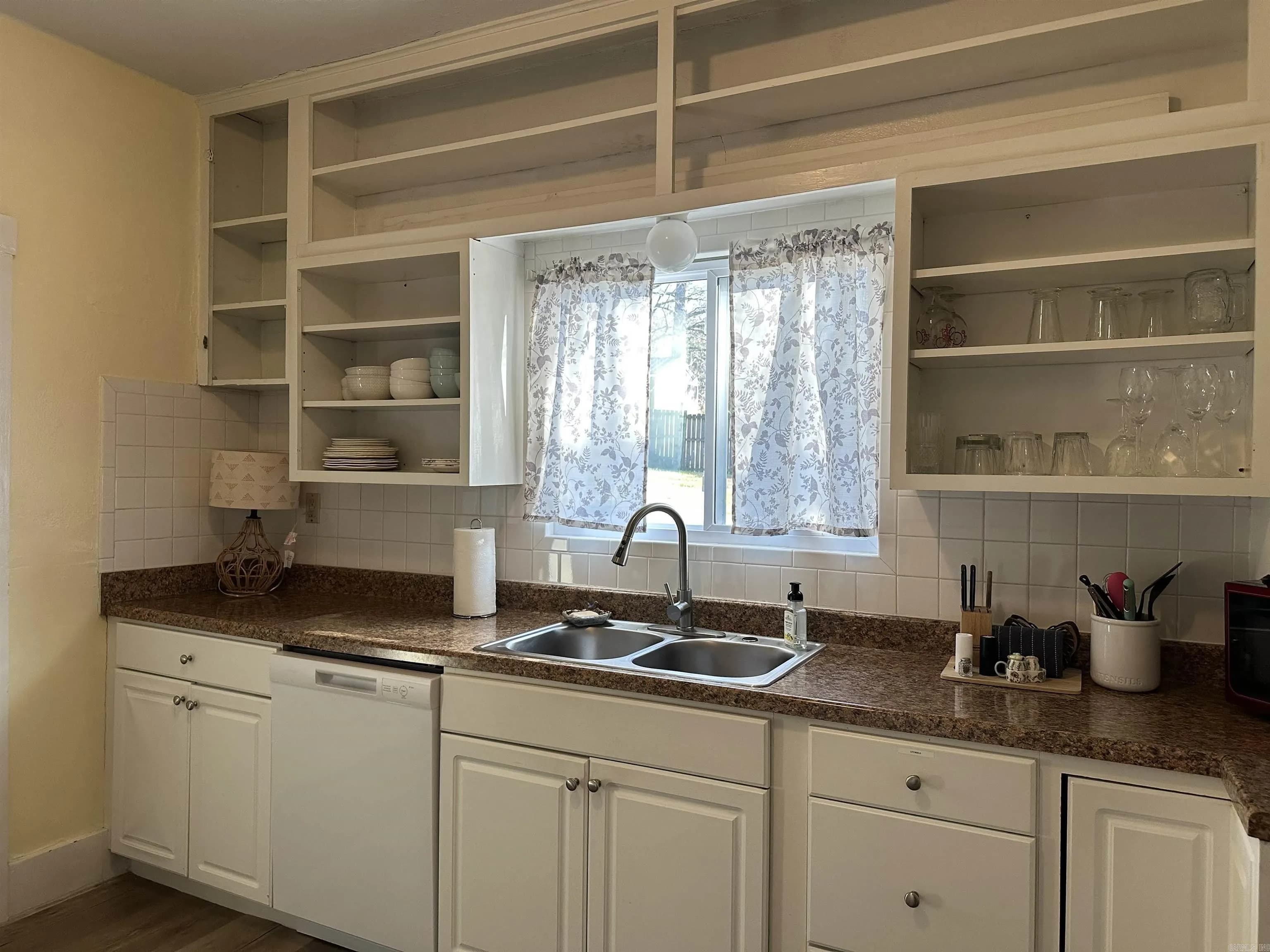 Property at 302  Mountain valley - Image 5