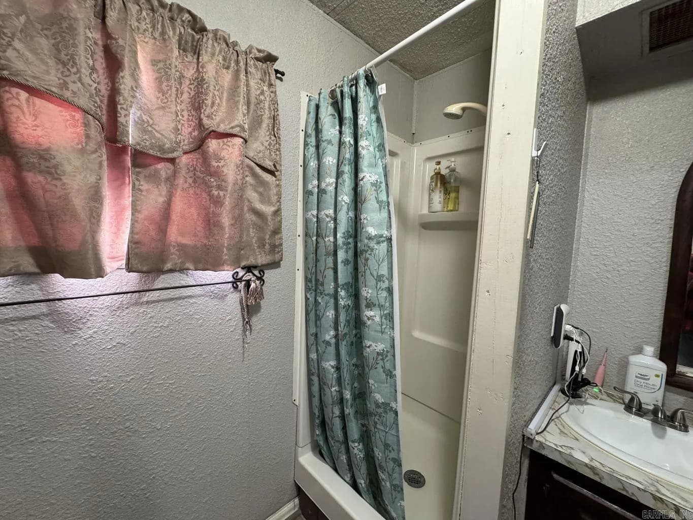 Property at 1209  Hawk - Image 23