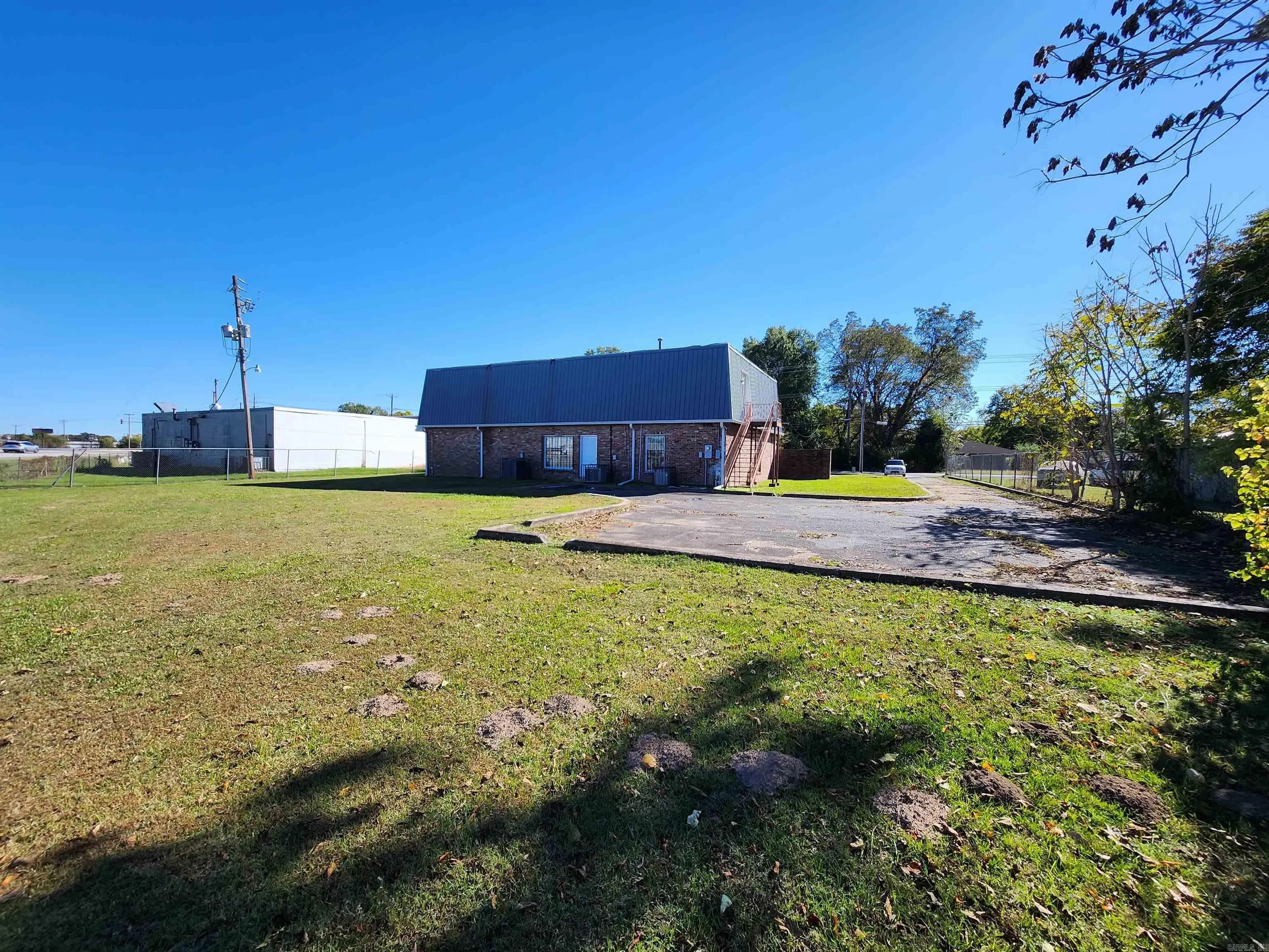 Property at 2309 E 6th - Image 7