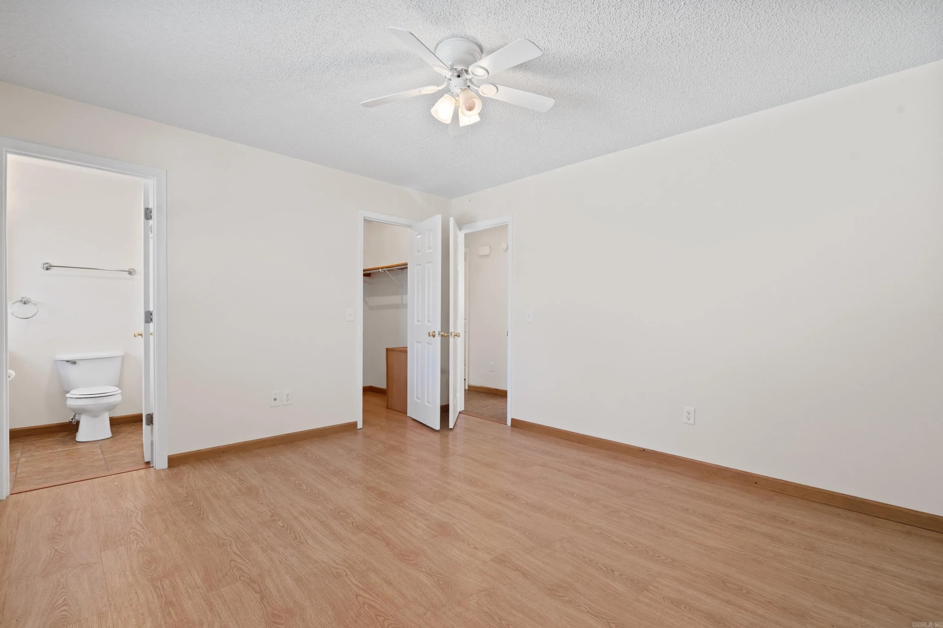 Property at 114  Fleetwood - Image 33