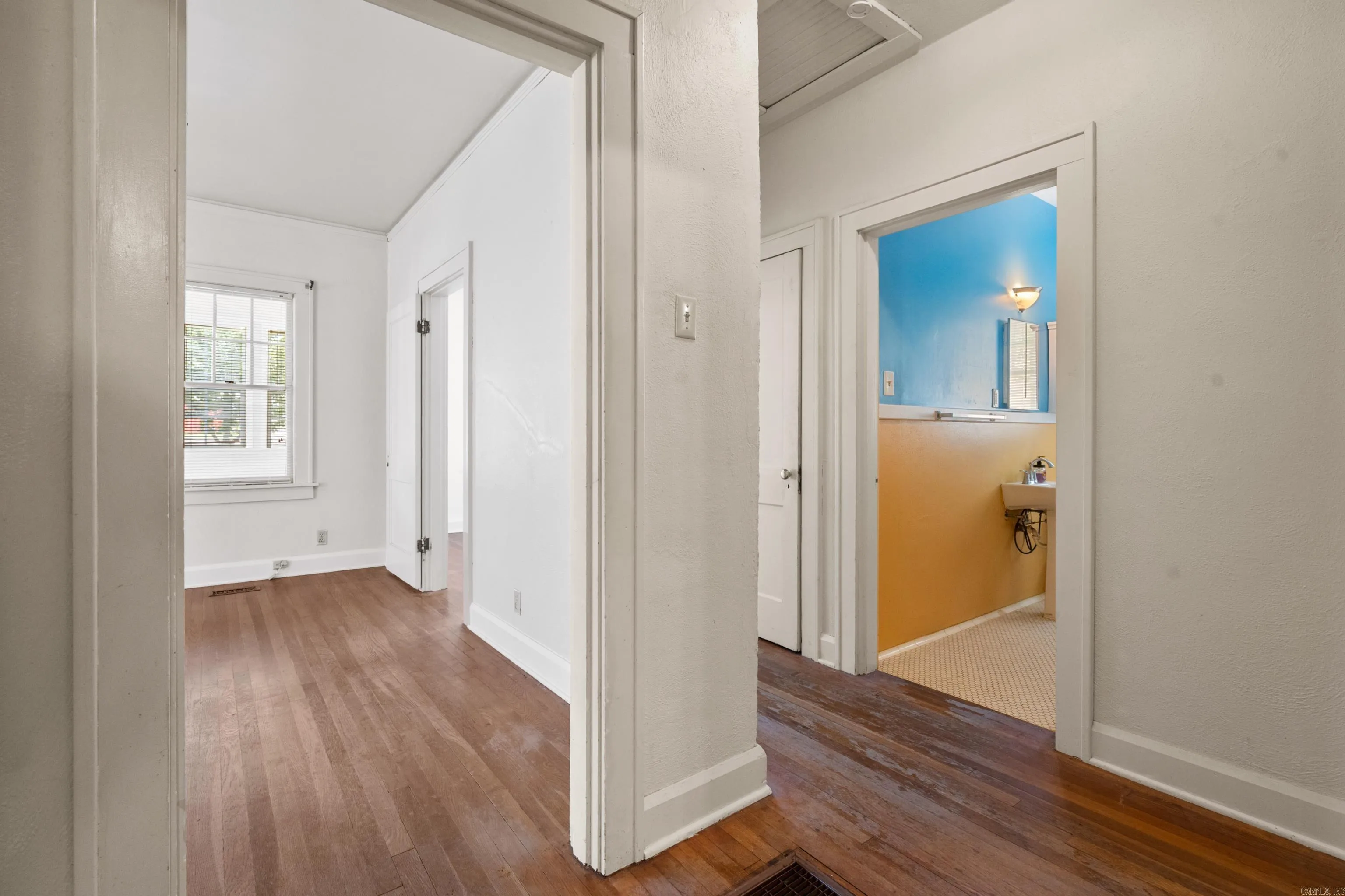Property at 107  Barry - Image 20