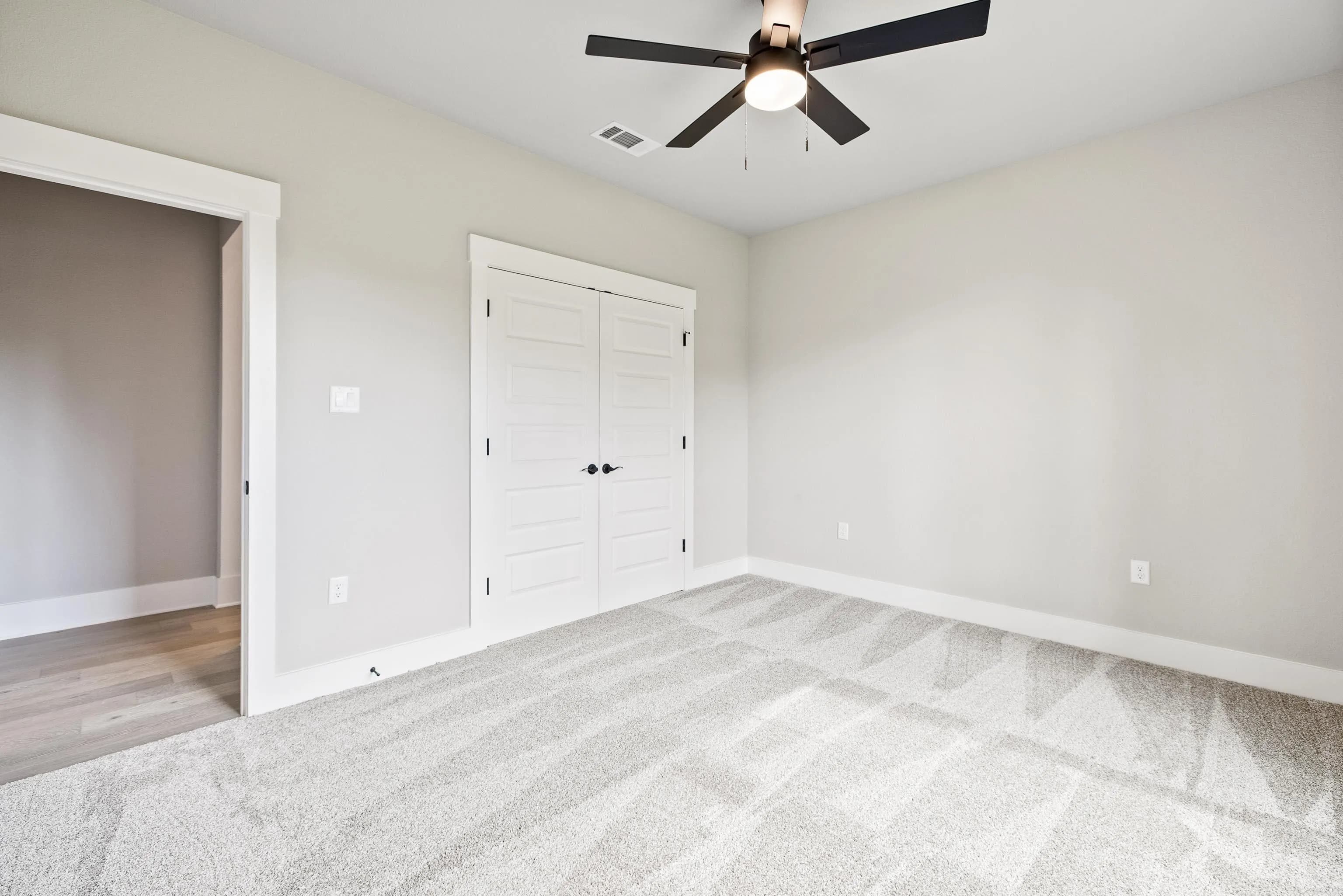 Property at 208  Clearview - Image 30