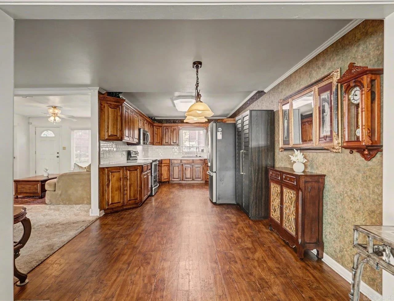 Property at 165  Pretti - Image 25