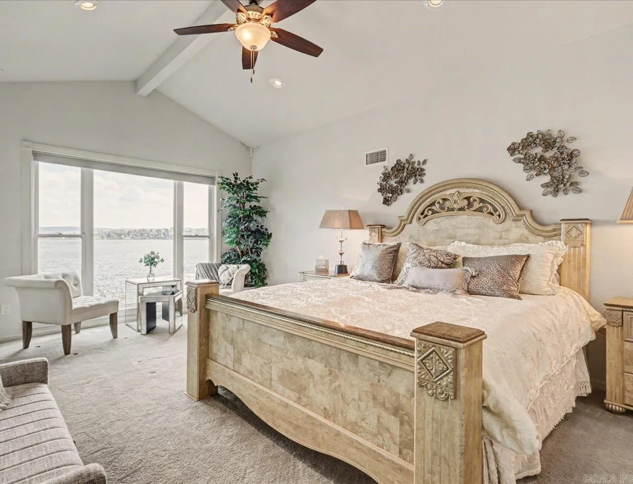 Property at 165  Pretti - Image 13